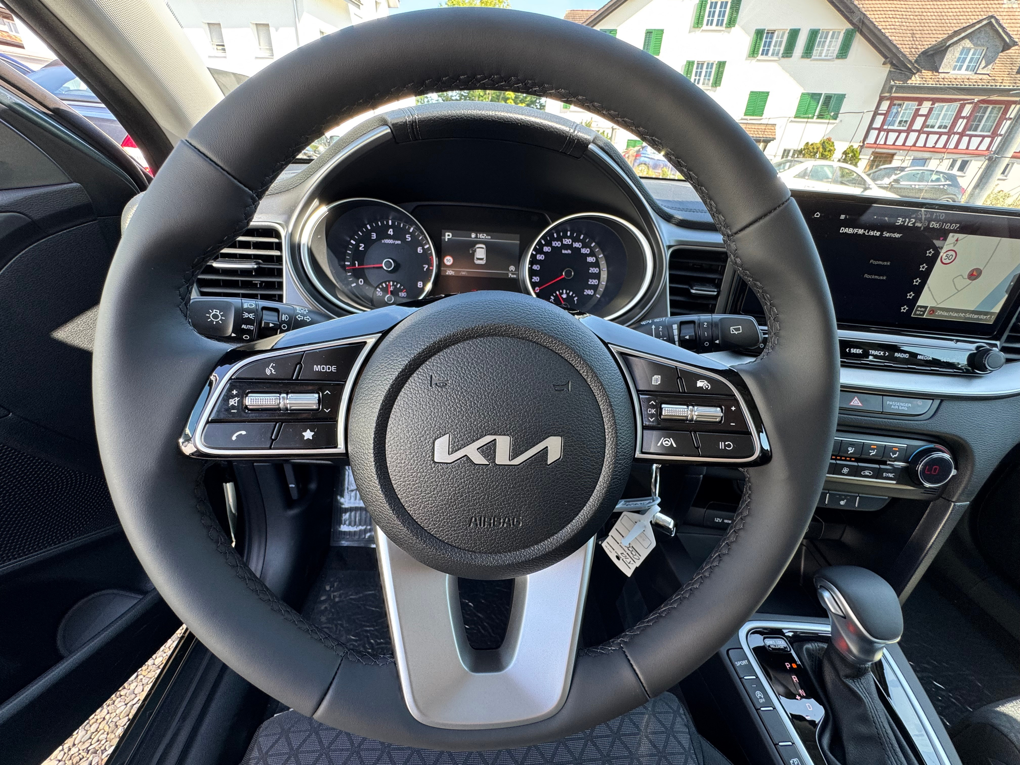 listing desktop thumbnail image 20