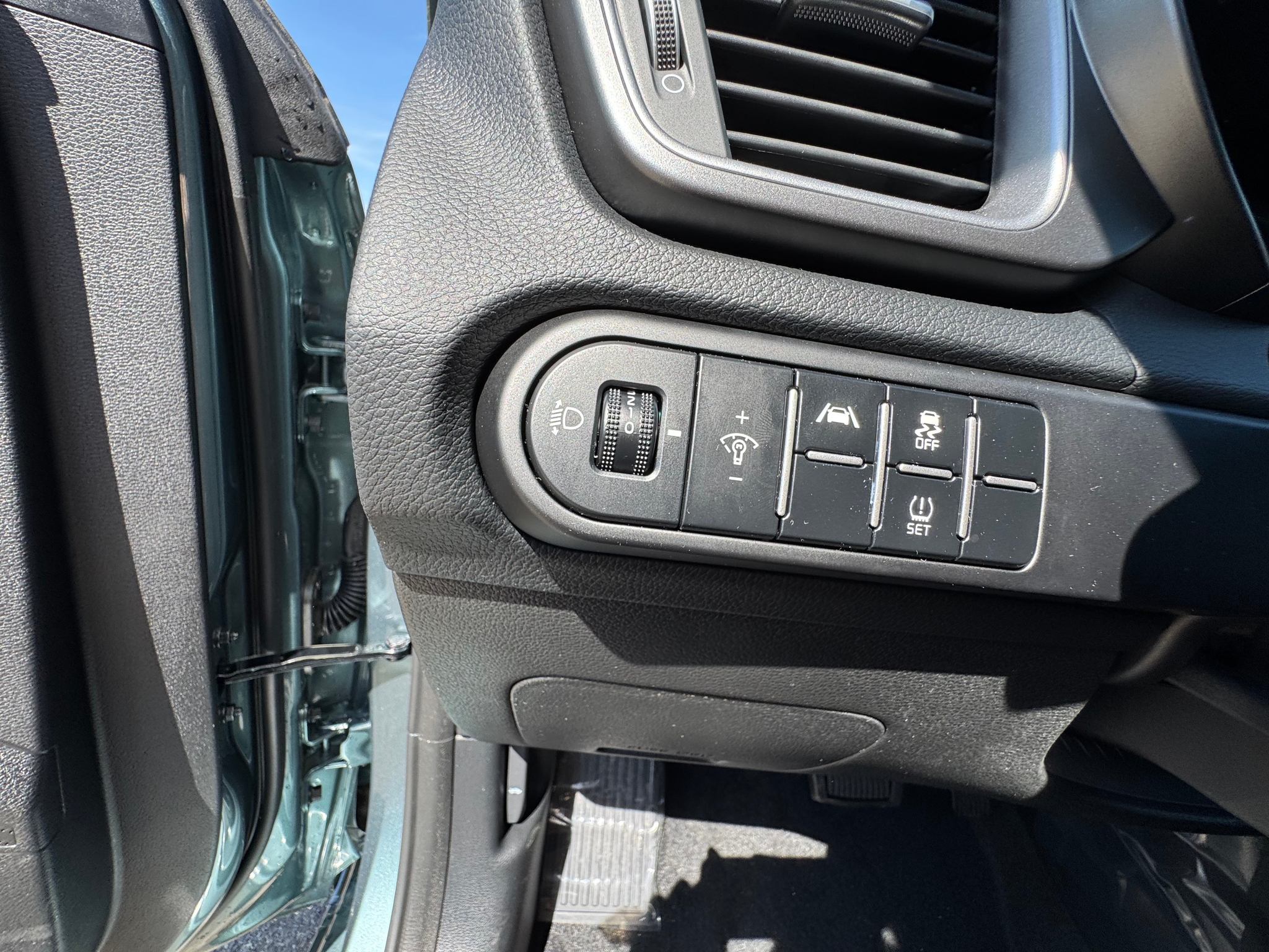 listing desktop thumbnail image 14