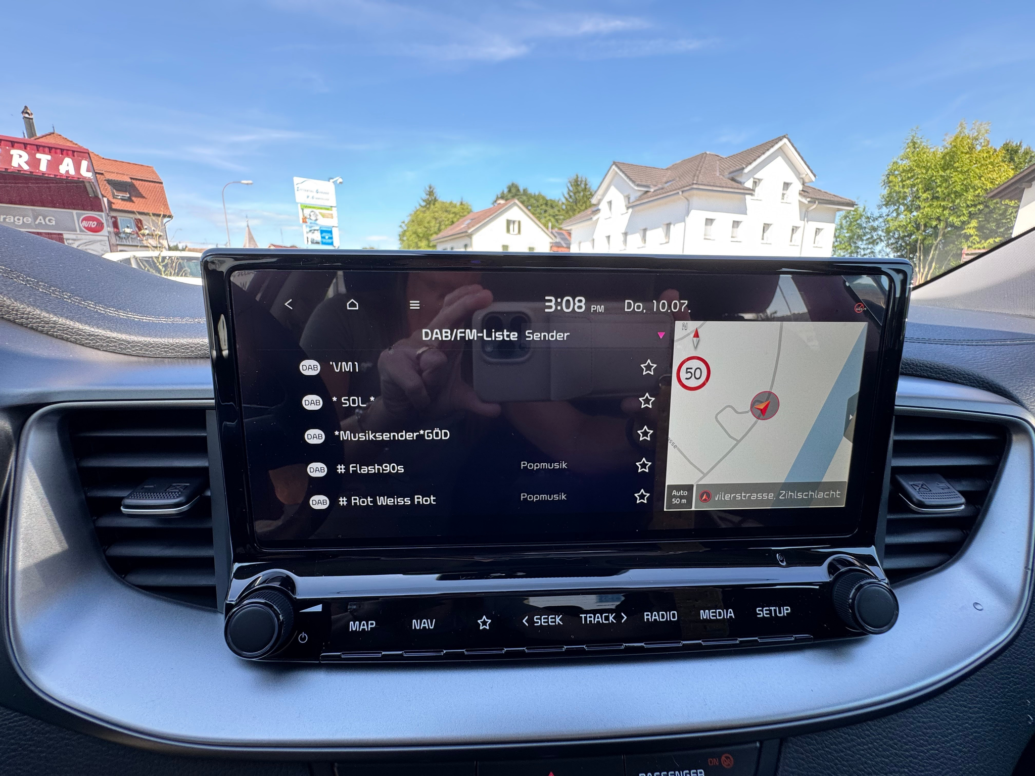 listing desktop thumbnail image 17