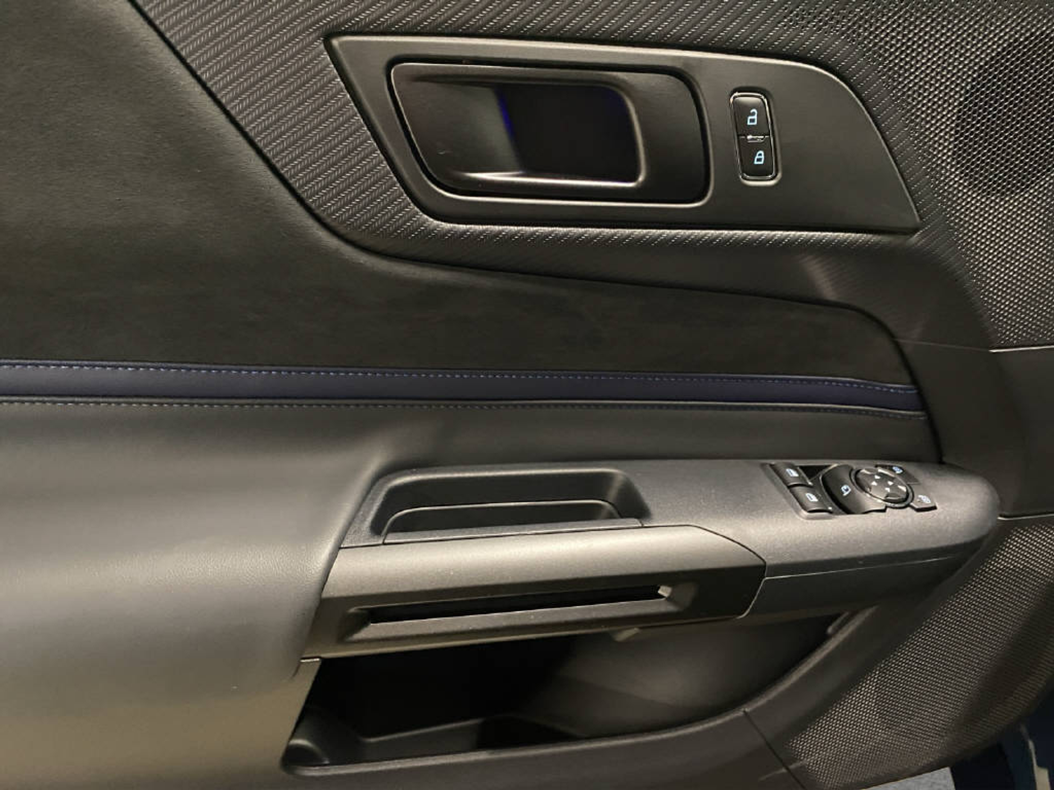 listing desktop thumbnail image 11