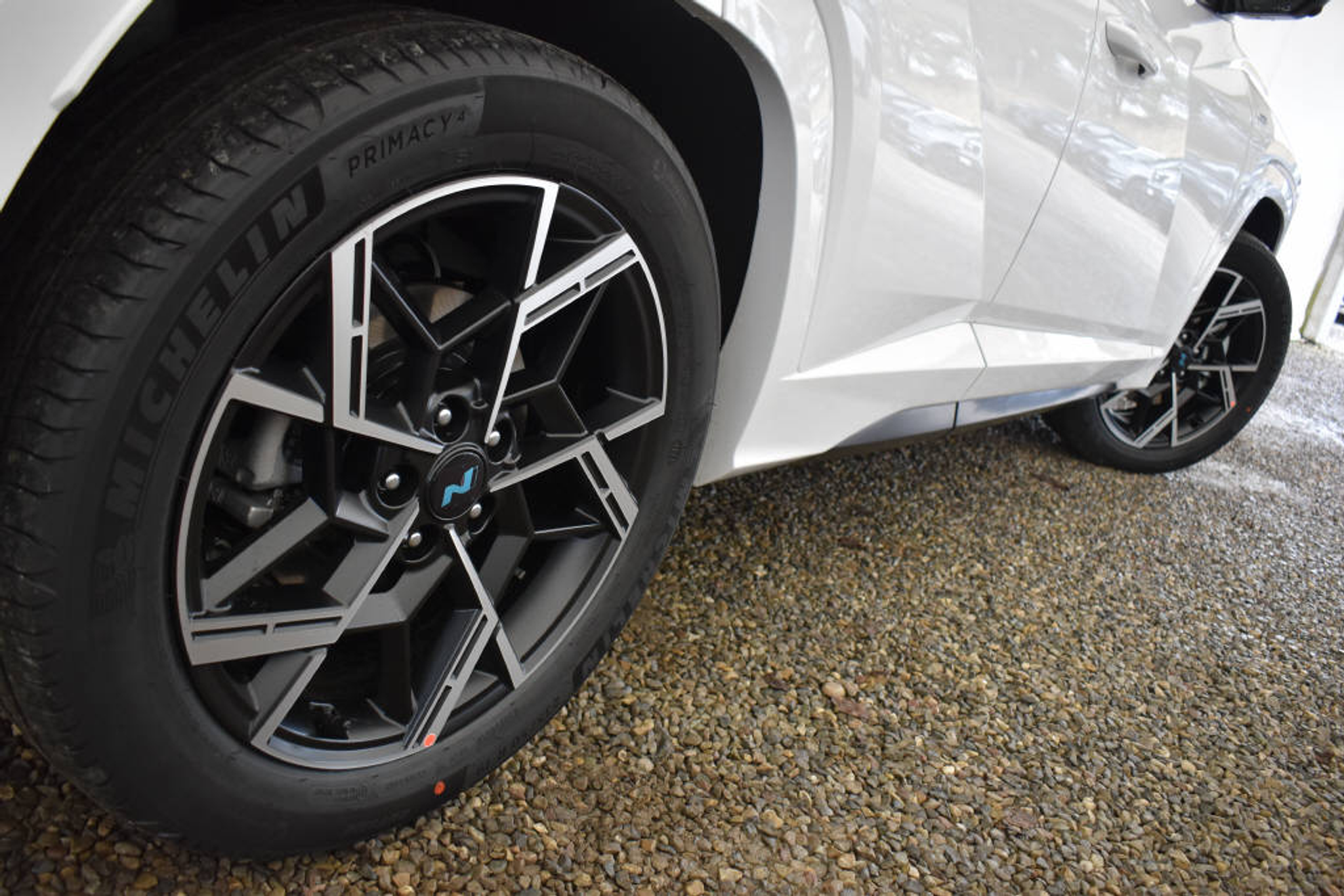 listing desktop thumbnail image 4