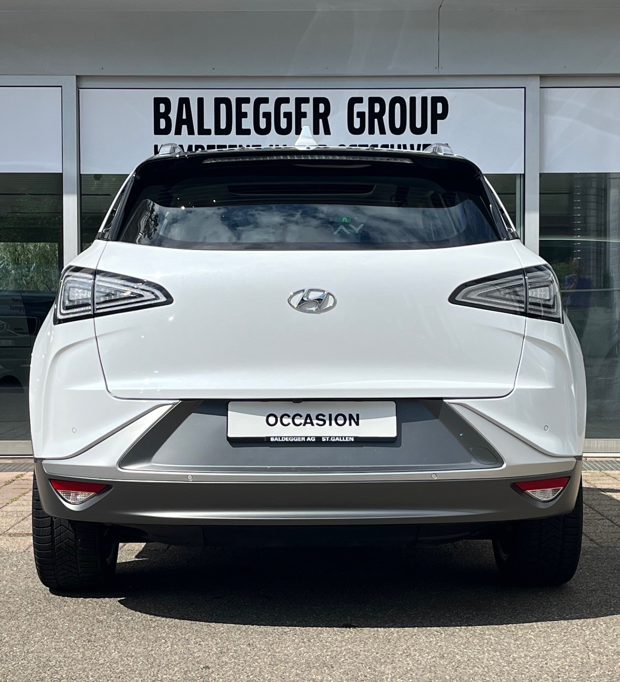 listing desktop thumbnail image 4