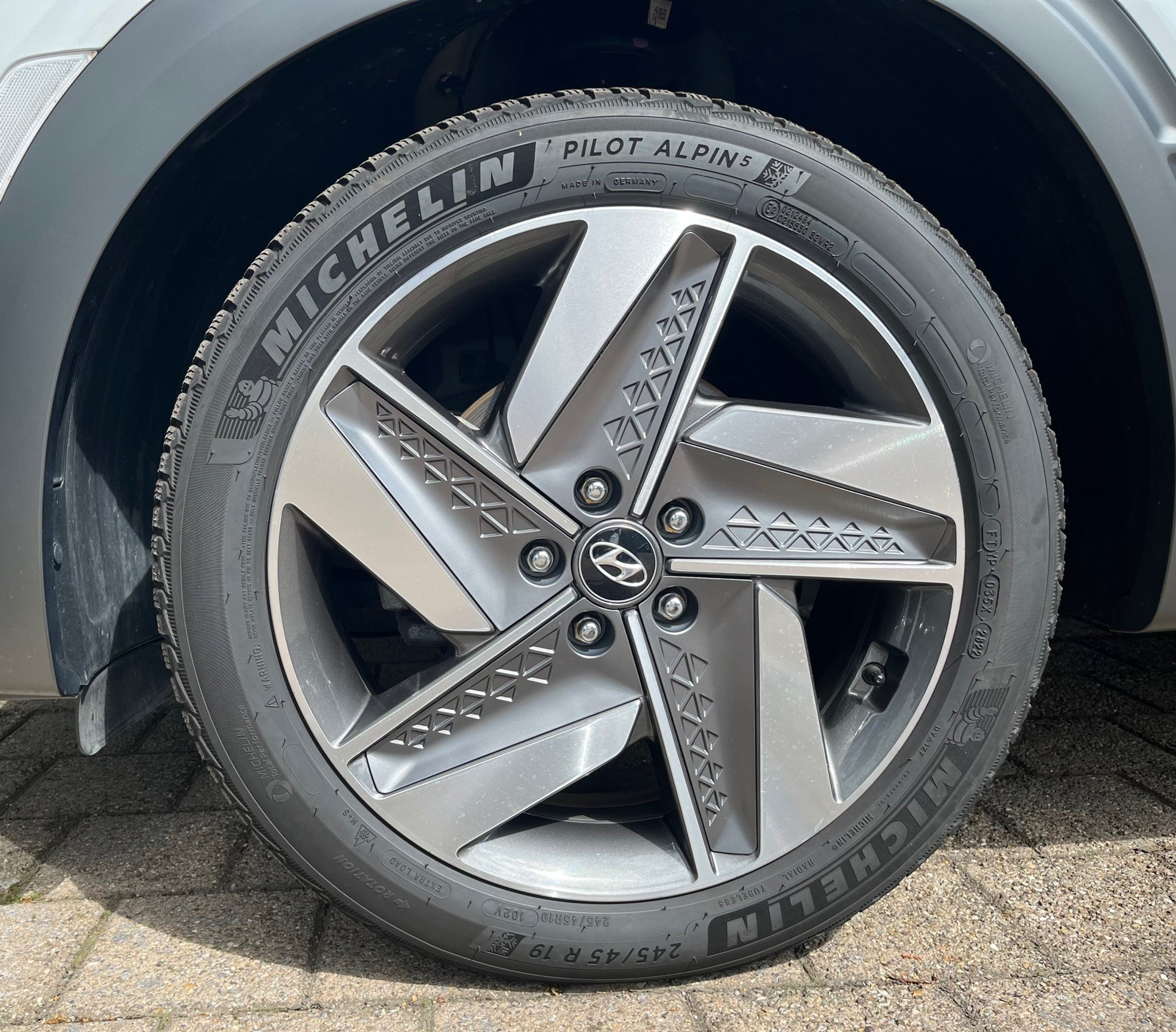 listing desktop thumbnail image 15