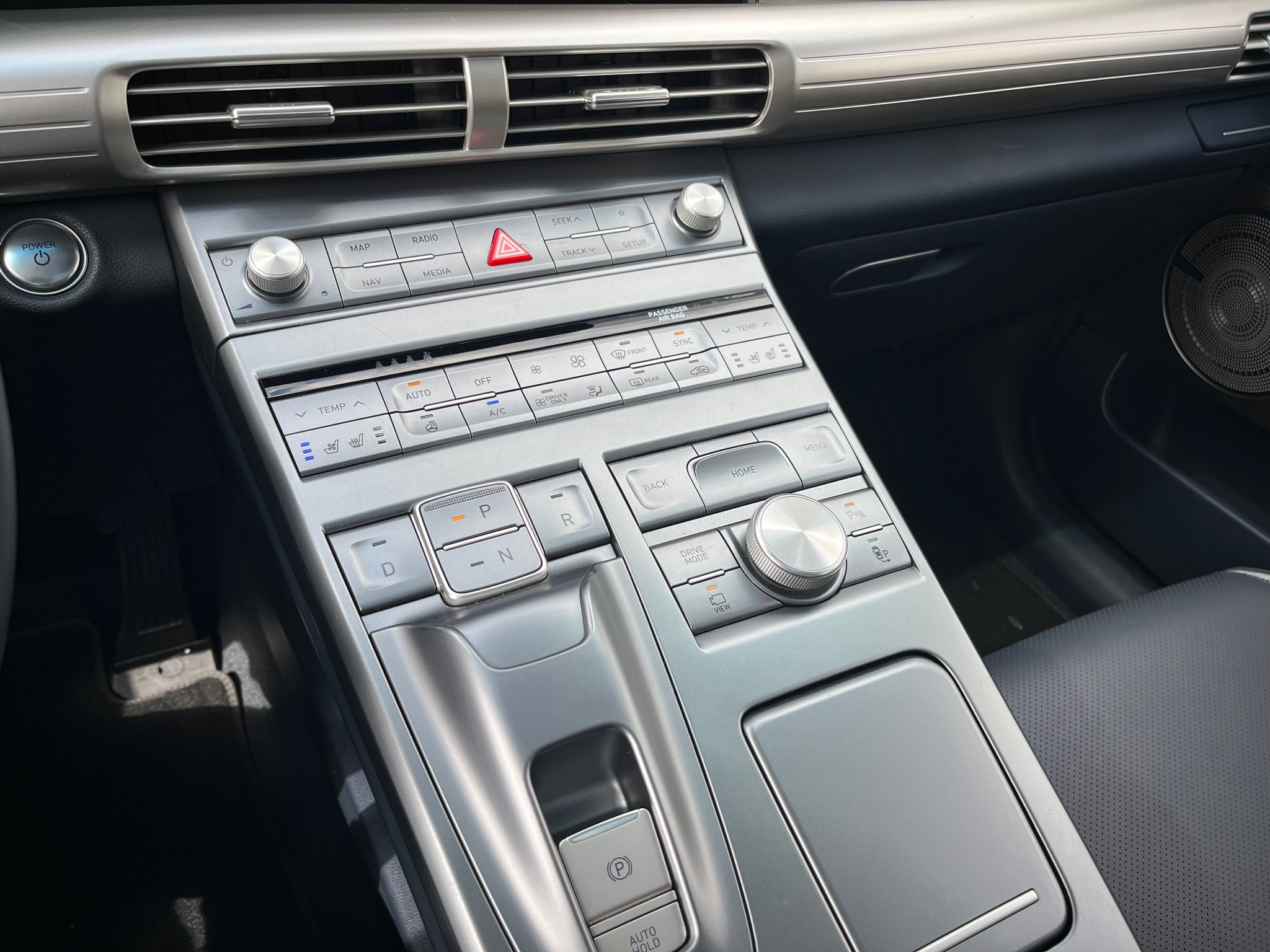 listing desktop thumbnail image 9