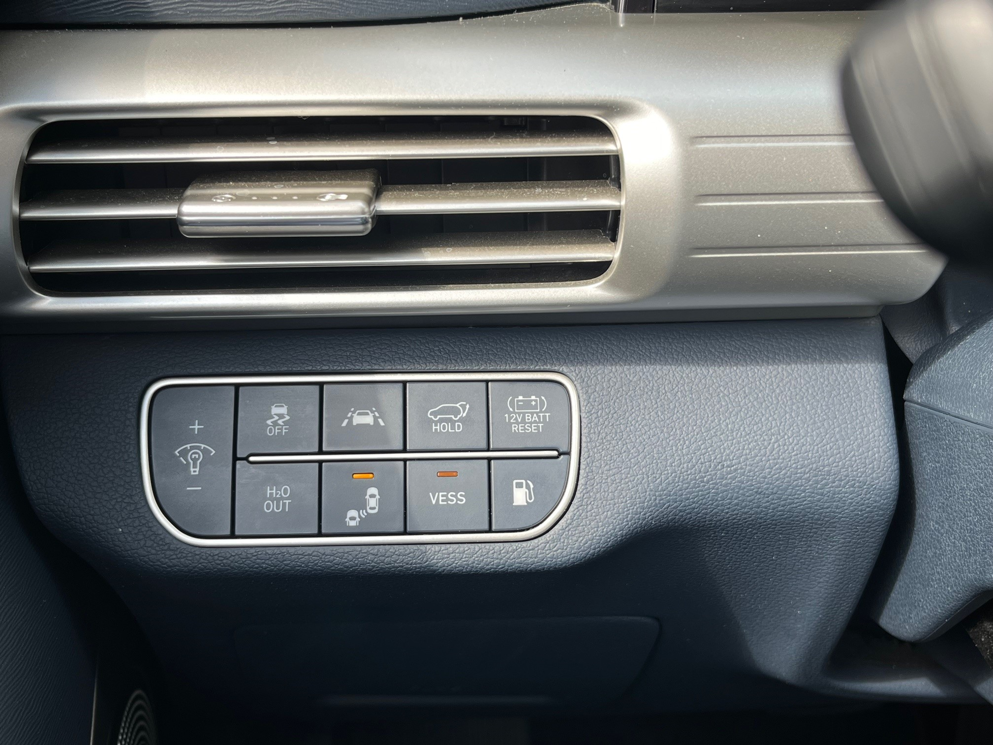 listing desktop thumbnail image 12