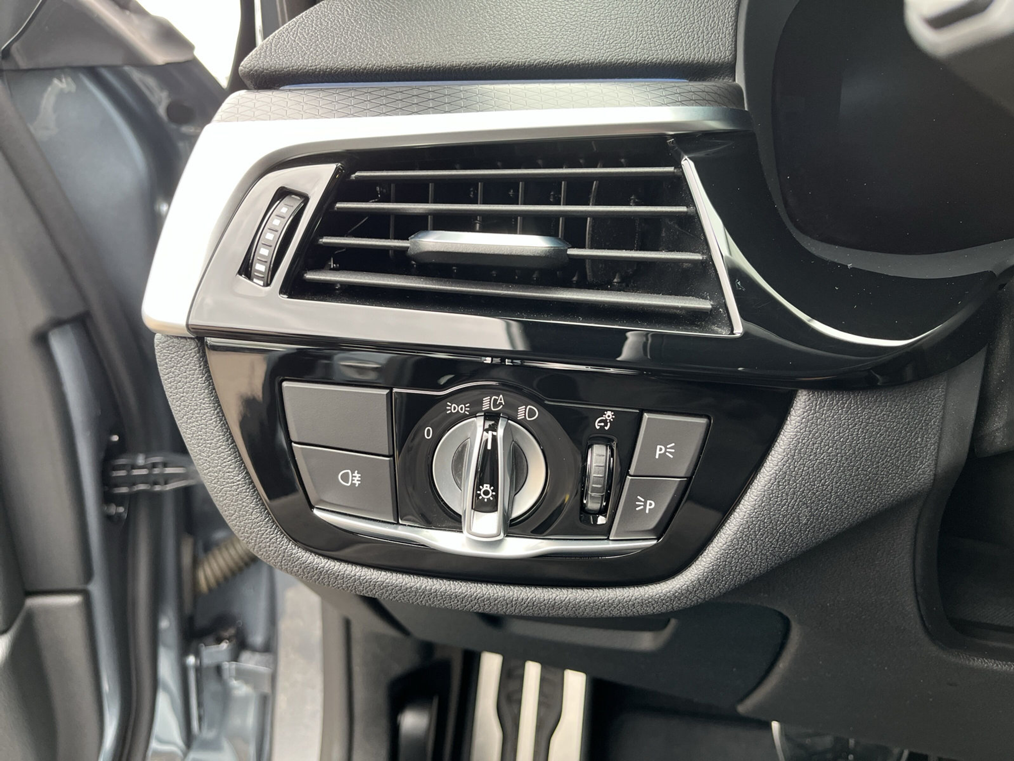 listing desktop thumbnail image 19