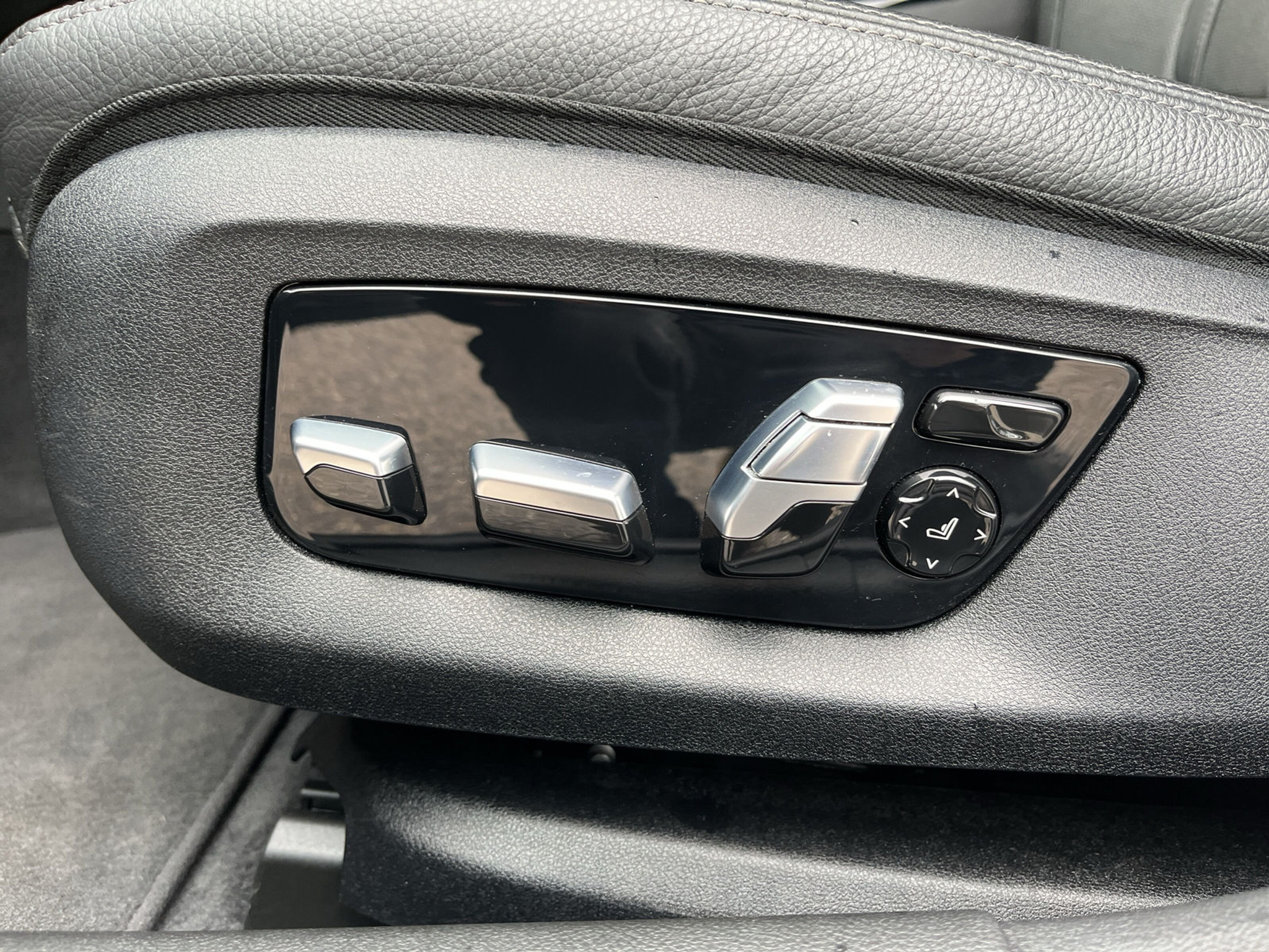 listing desktop thumbnail image 18