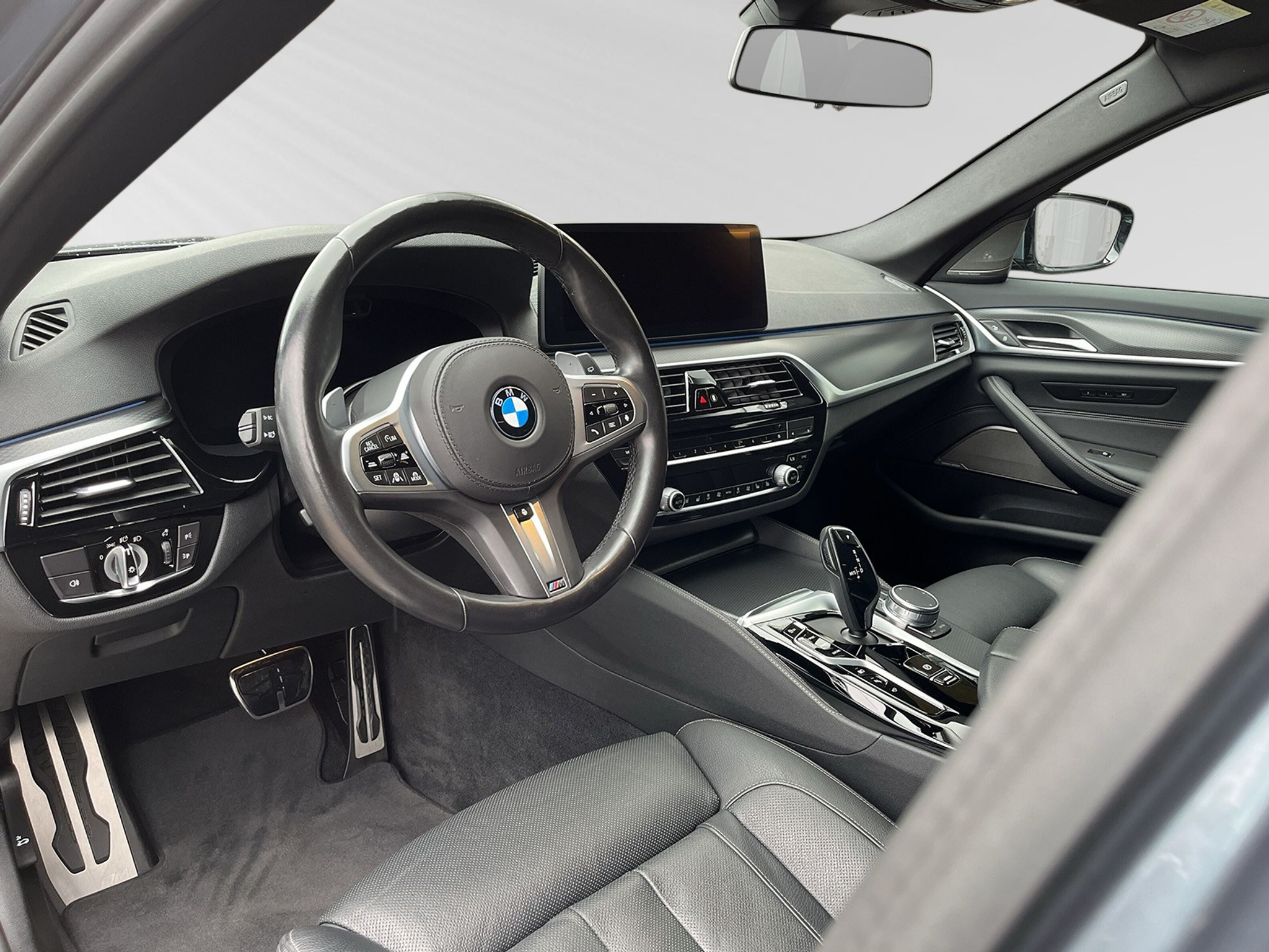 listing desktop thumbnail image 3