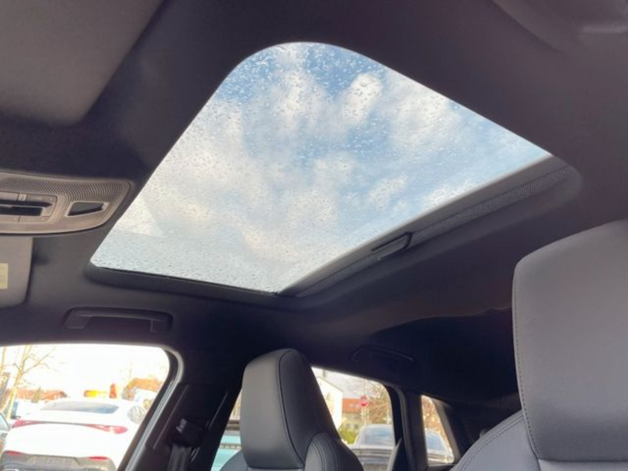 listing desktop thumbnail image 11