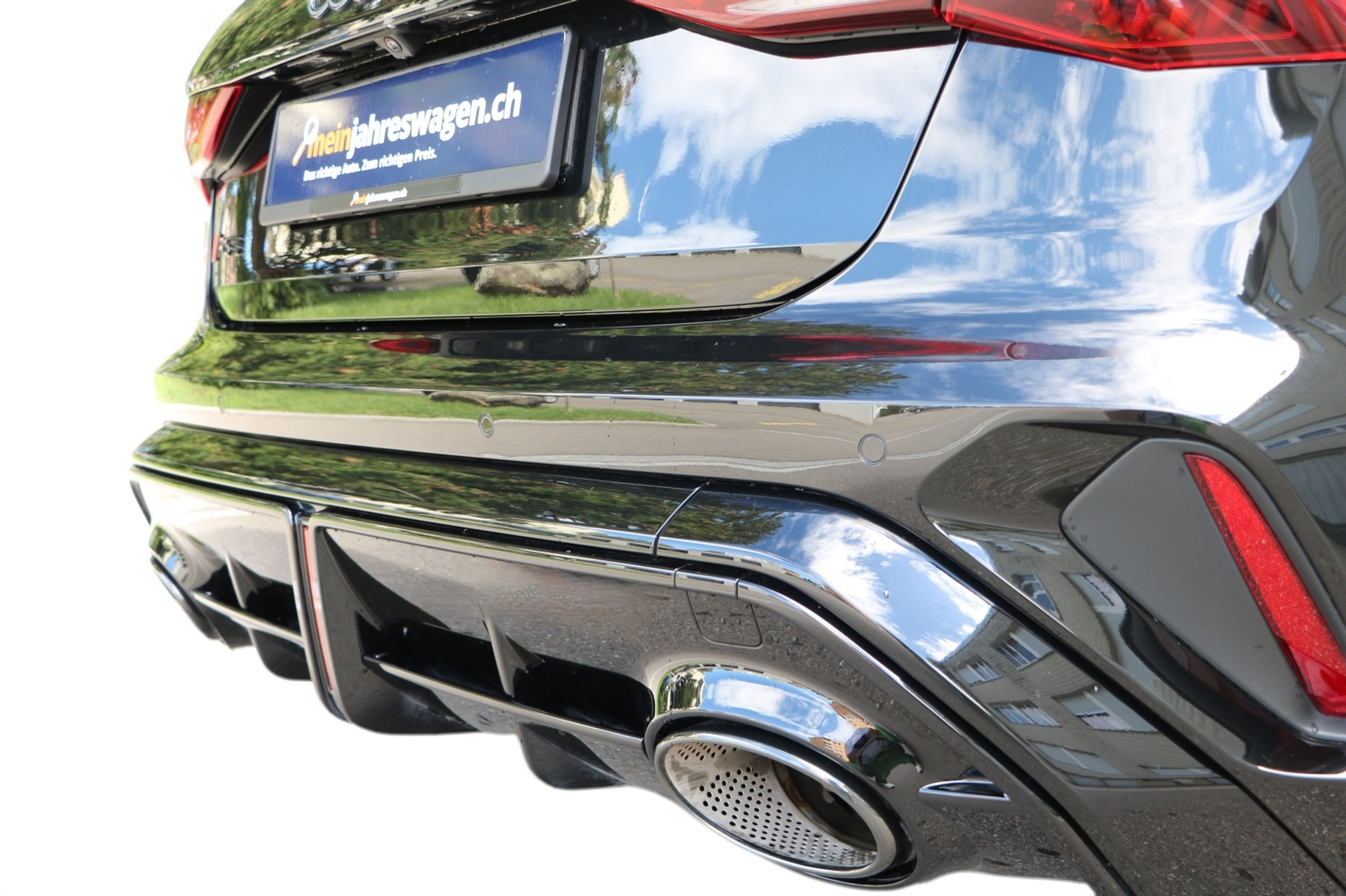 listing desktop thumbnail image 7