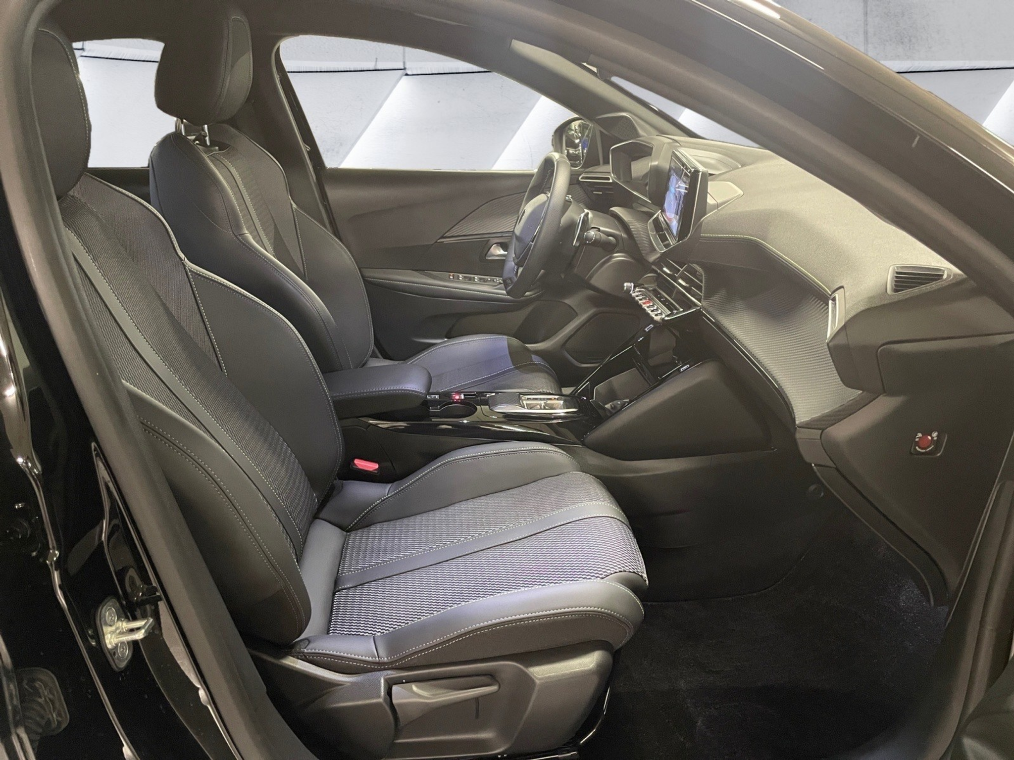 listing desktop thumbnail image 15