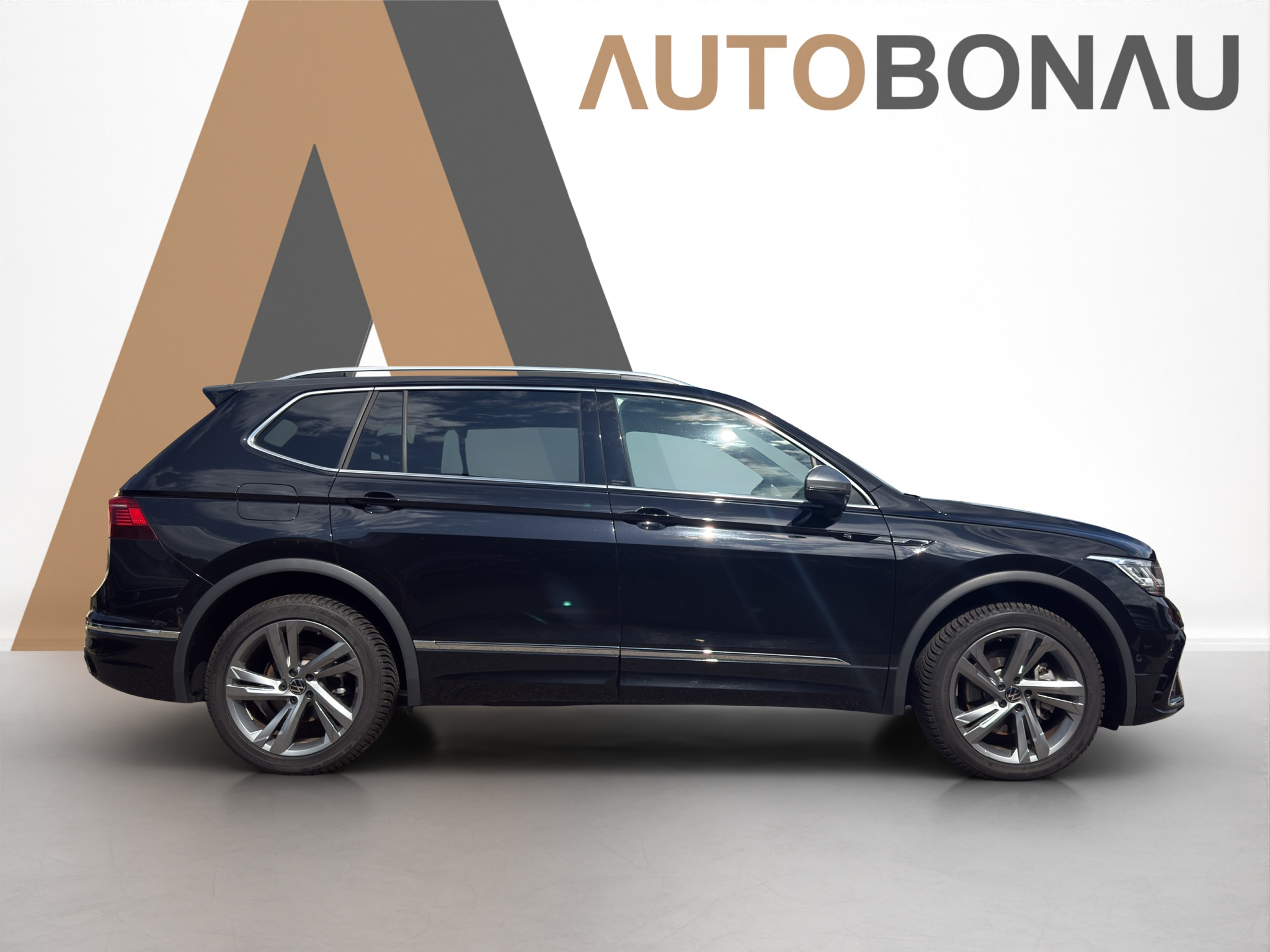 listing desktop thumbnail image 5