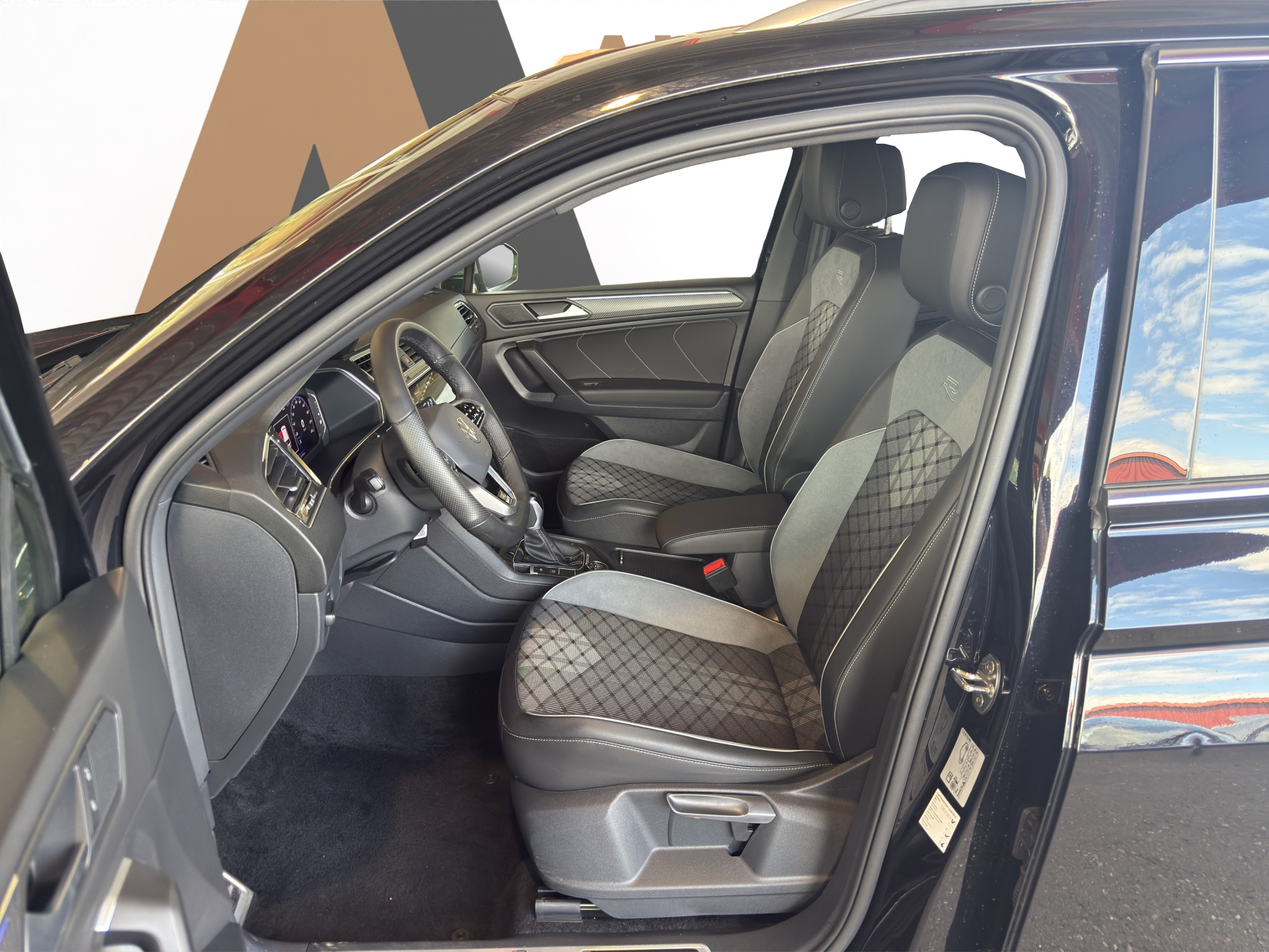 listing desktop thumbnail image 8