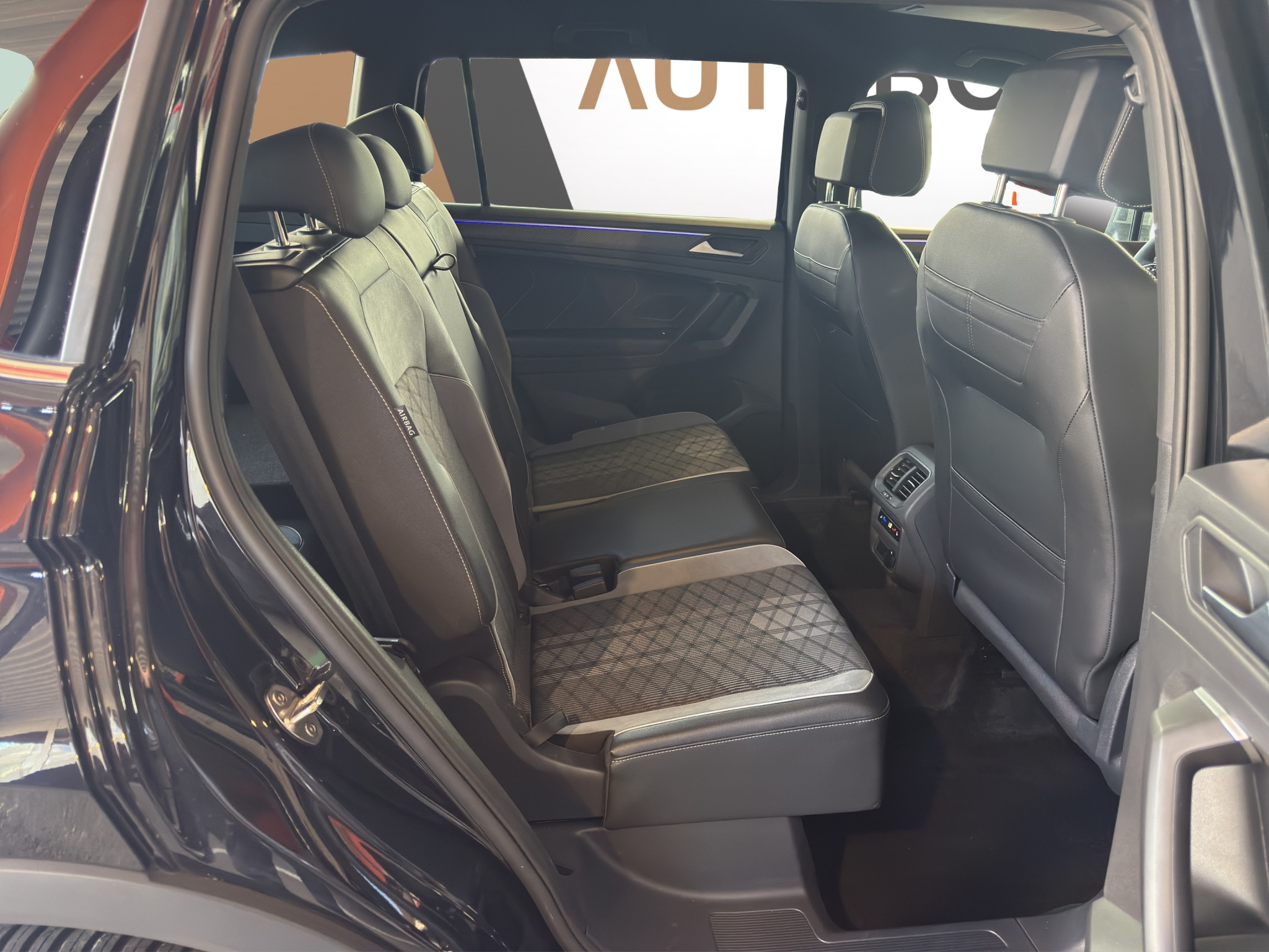 listing desktop thumbnail image 11