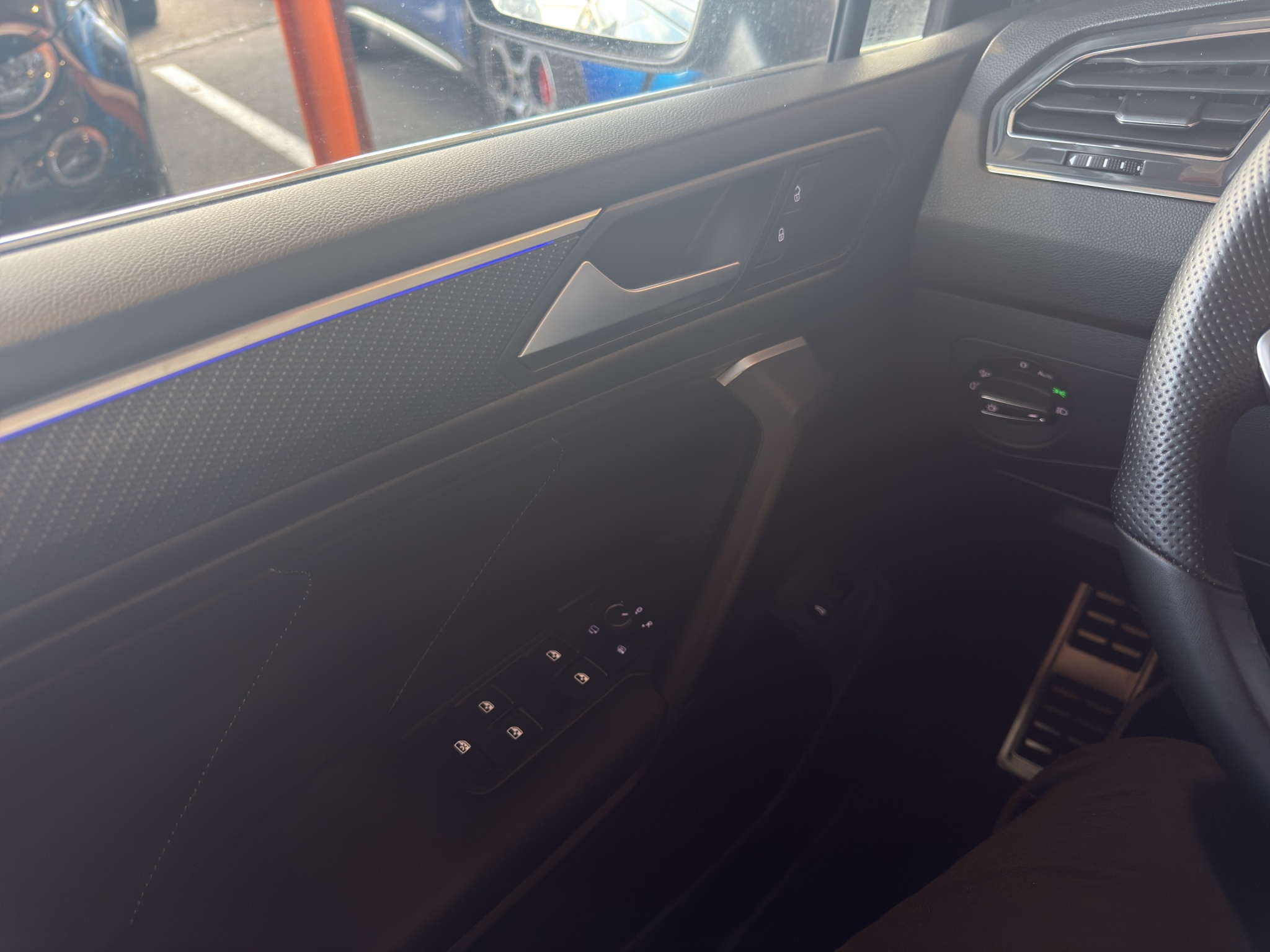 listing desktop thumbnail image 28