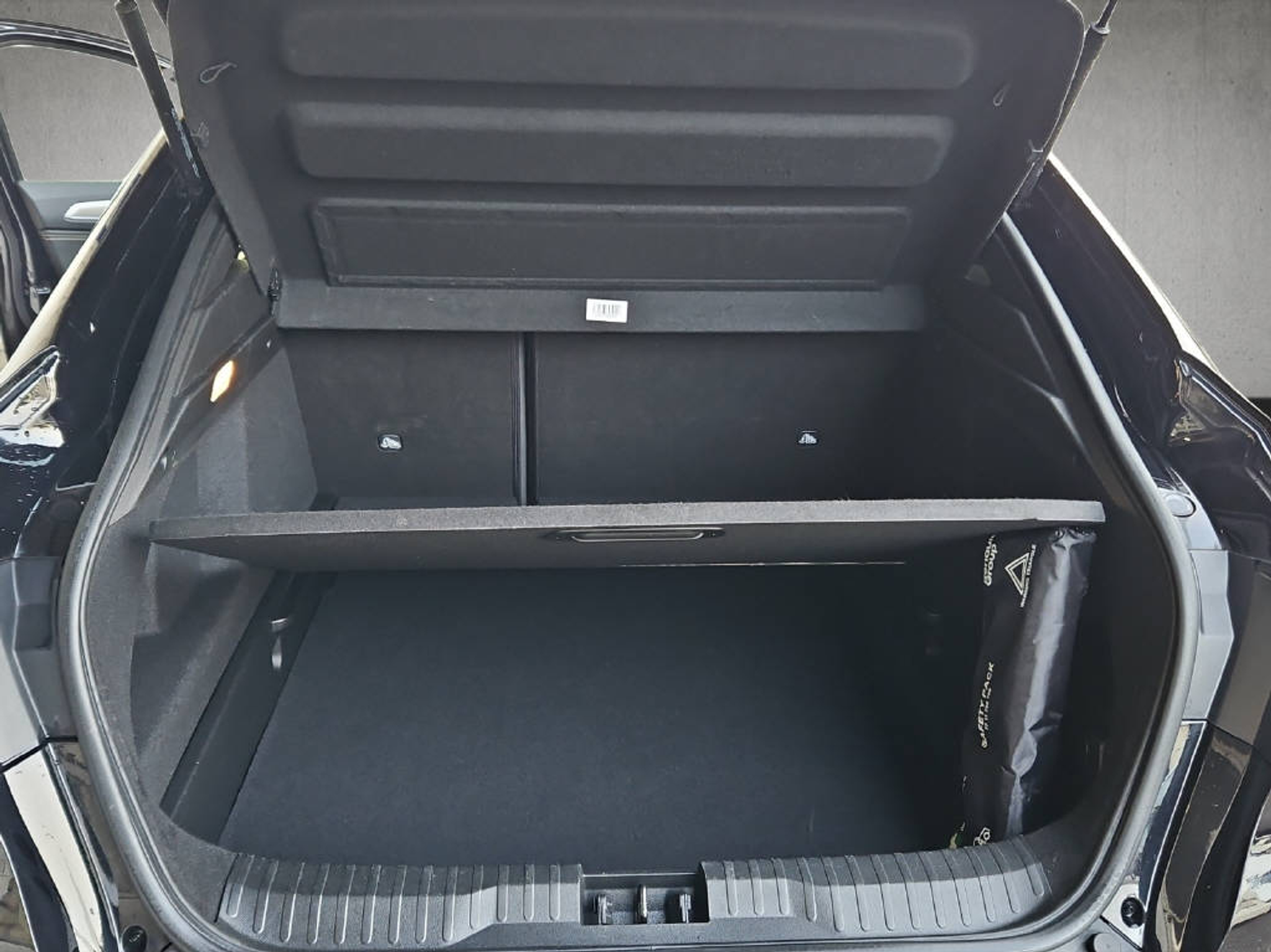 listing desktop thumbnail image 9