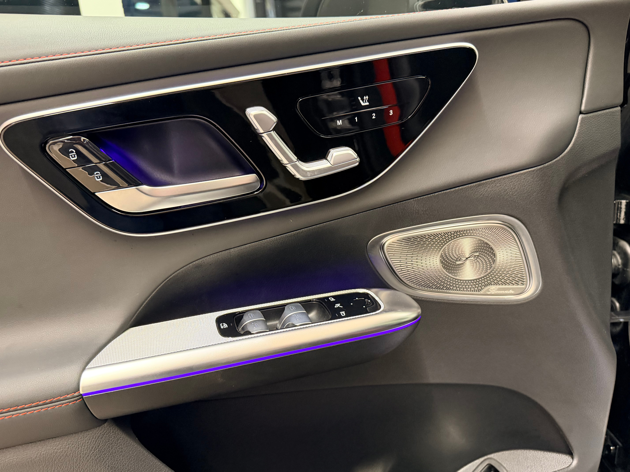 listing desktop thumbnail image 14