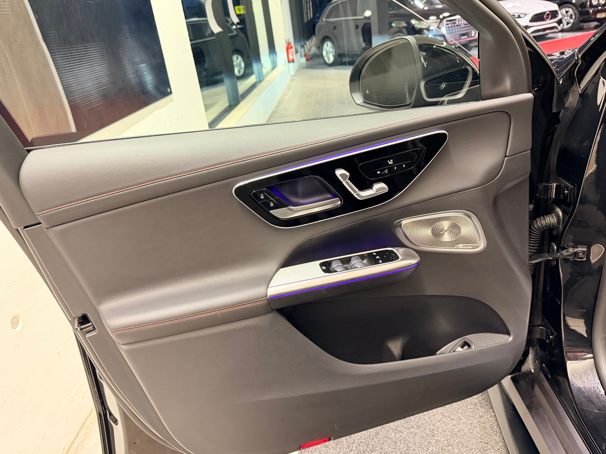 listing desktop thumbnail image 13