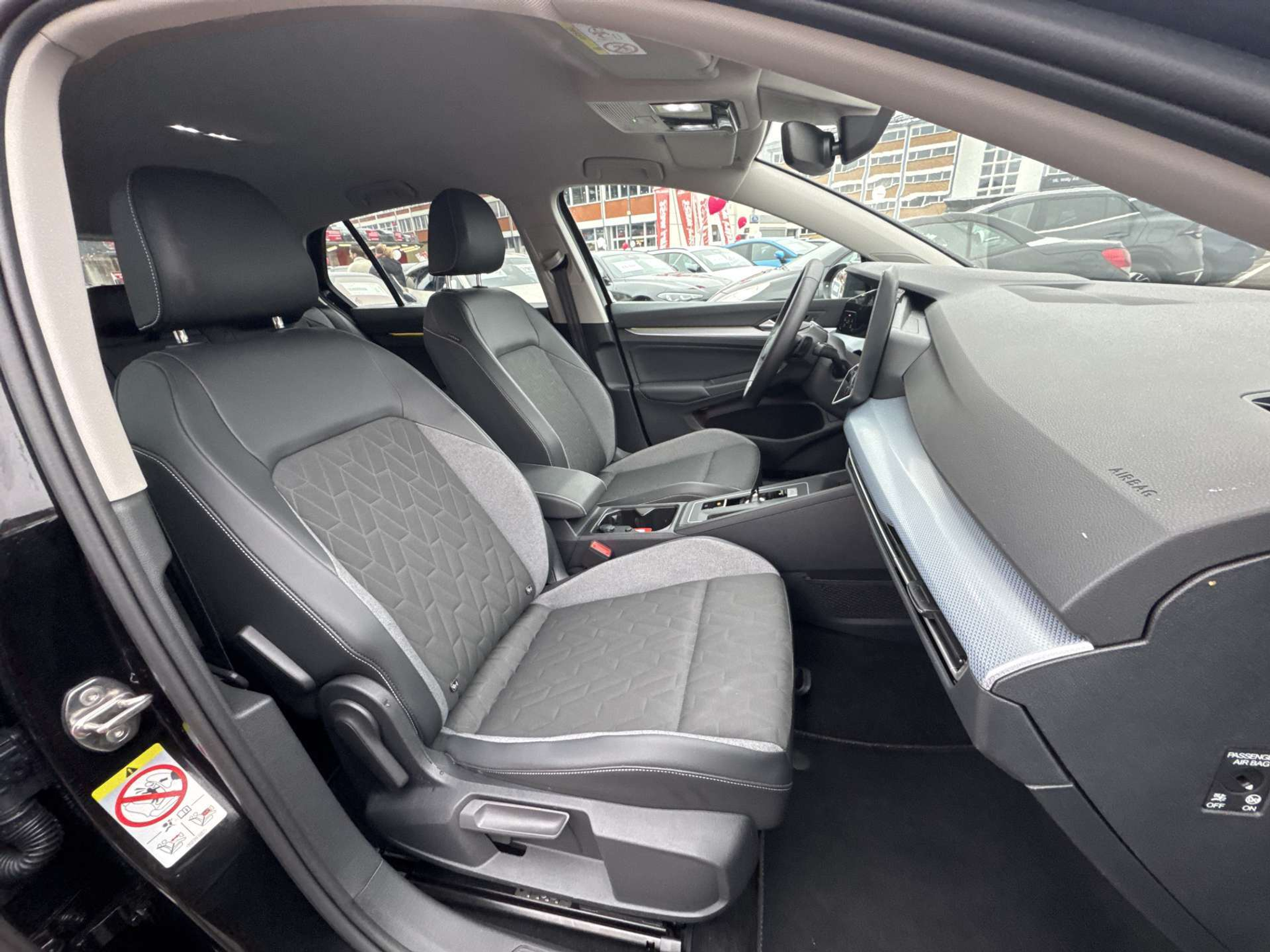 listing desktop thumbnail image 12