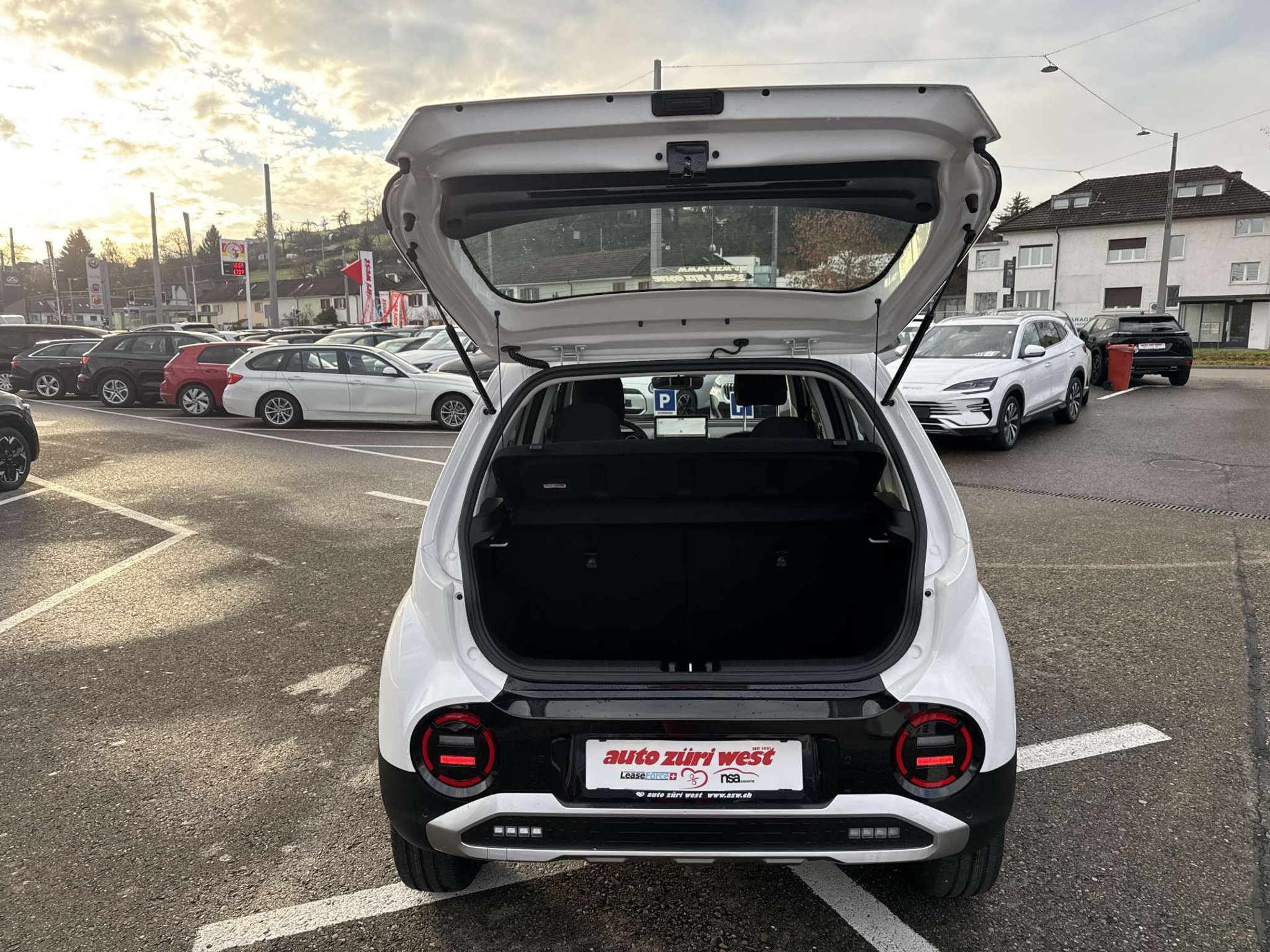 listing desktop thumbnail image 6