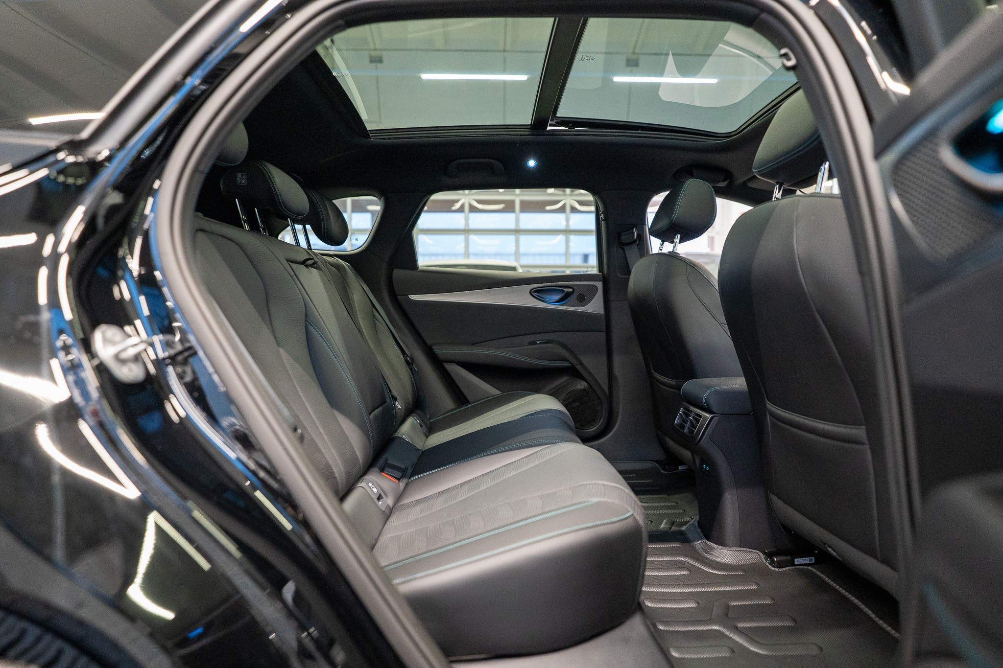 listing desktop thumbnail image 11