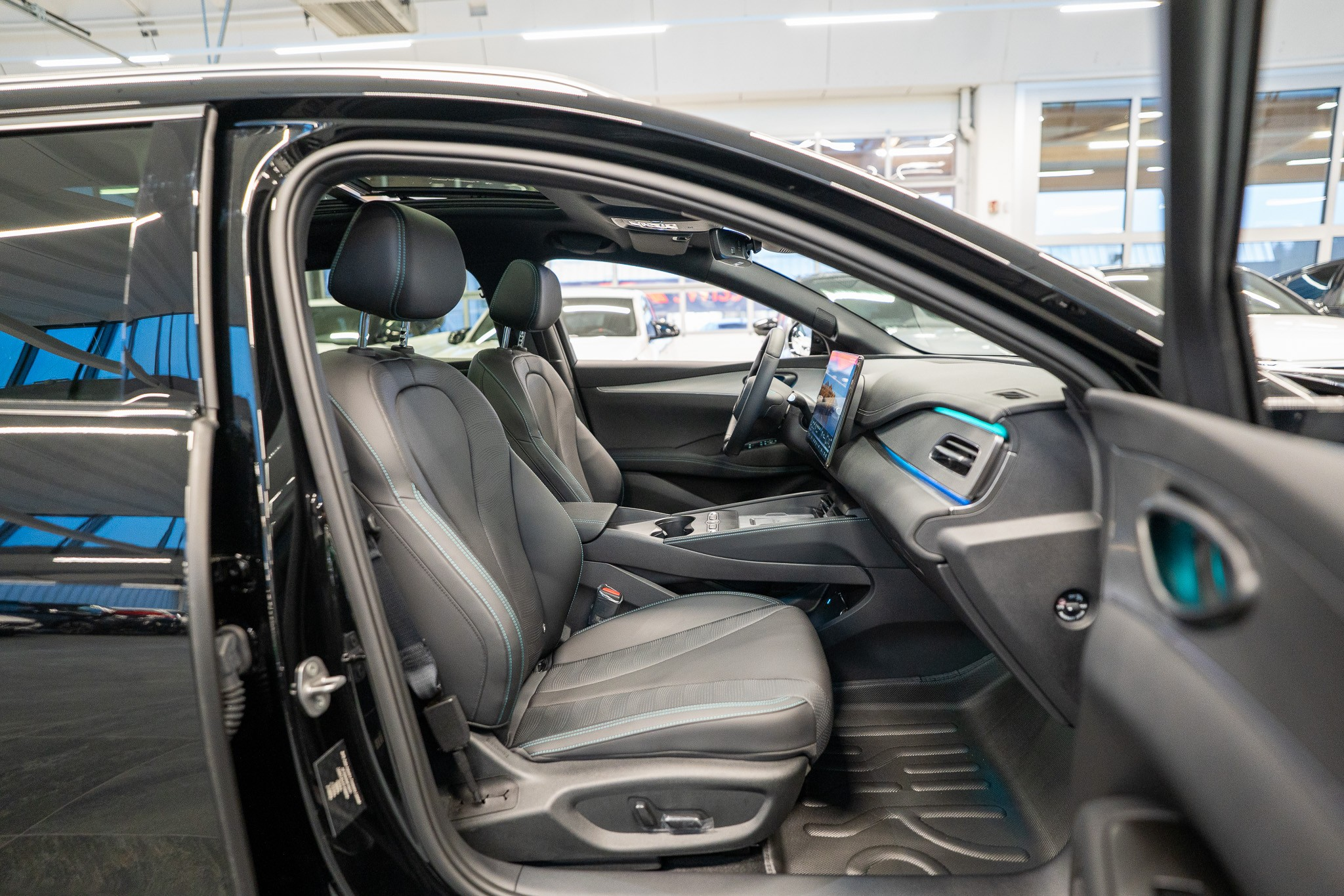 listing desktop thumbnail image 12