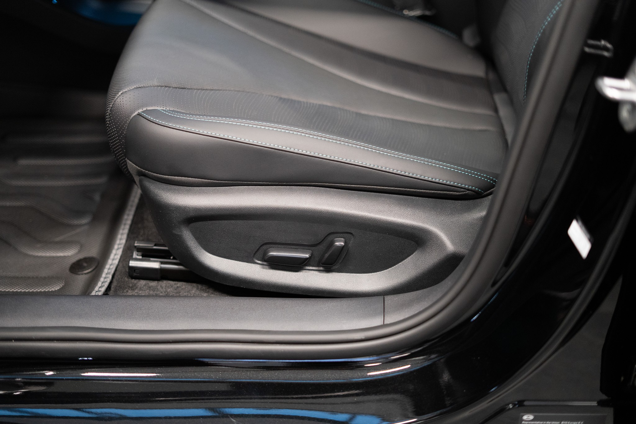 listing desktop thumbnail image 25