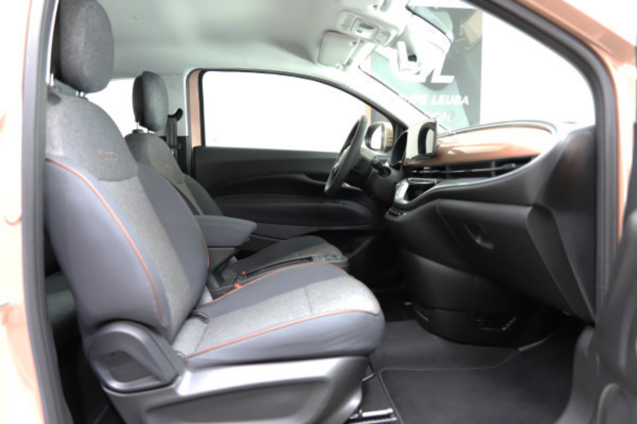 listing desktop thumbnail image 8