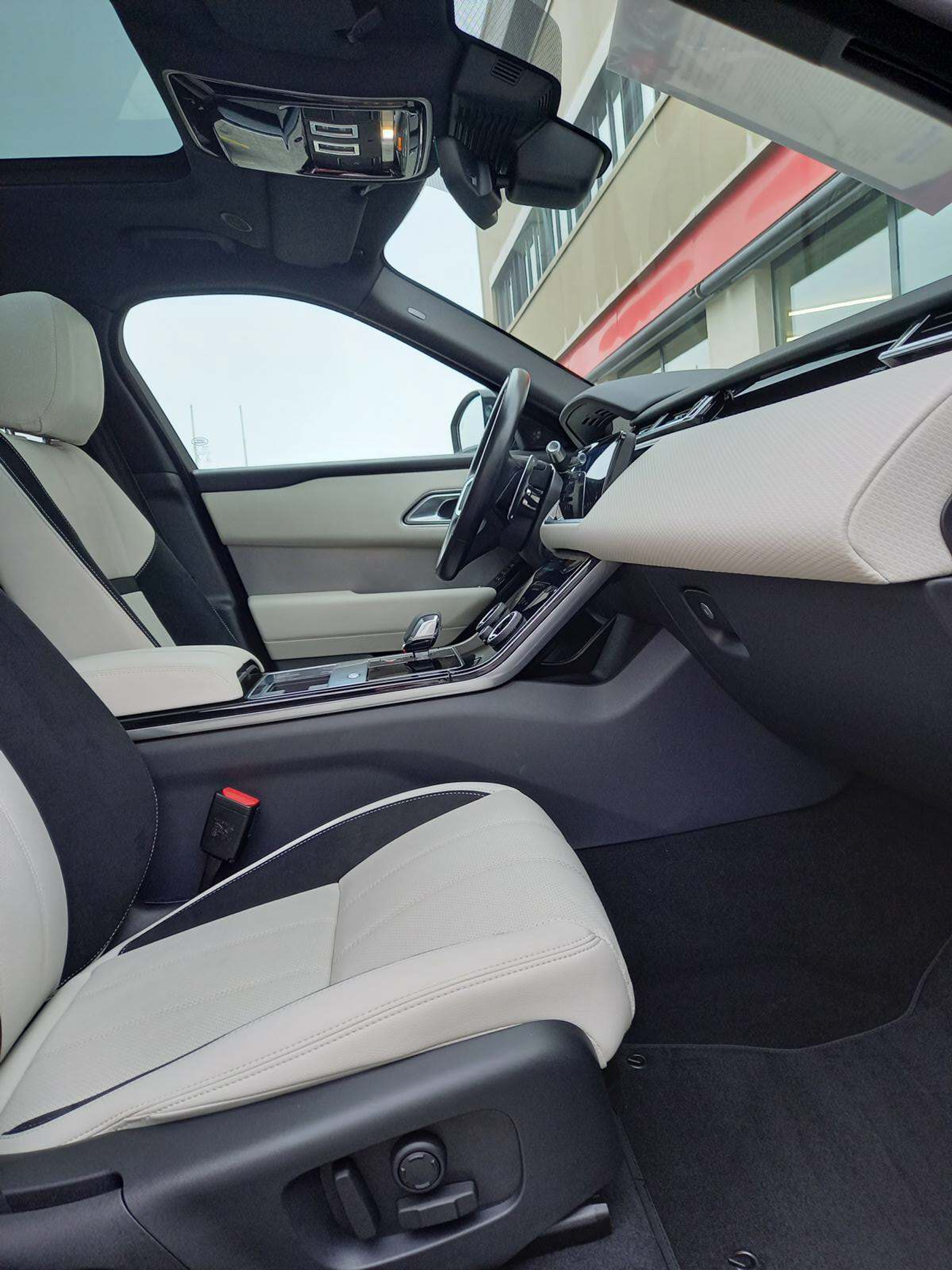 listing desktop thumbnail image 12