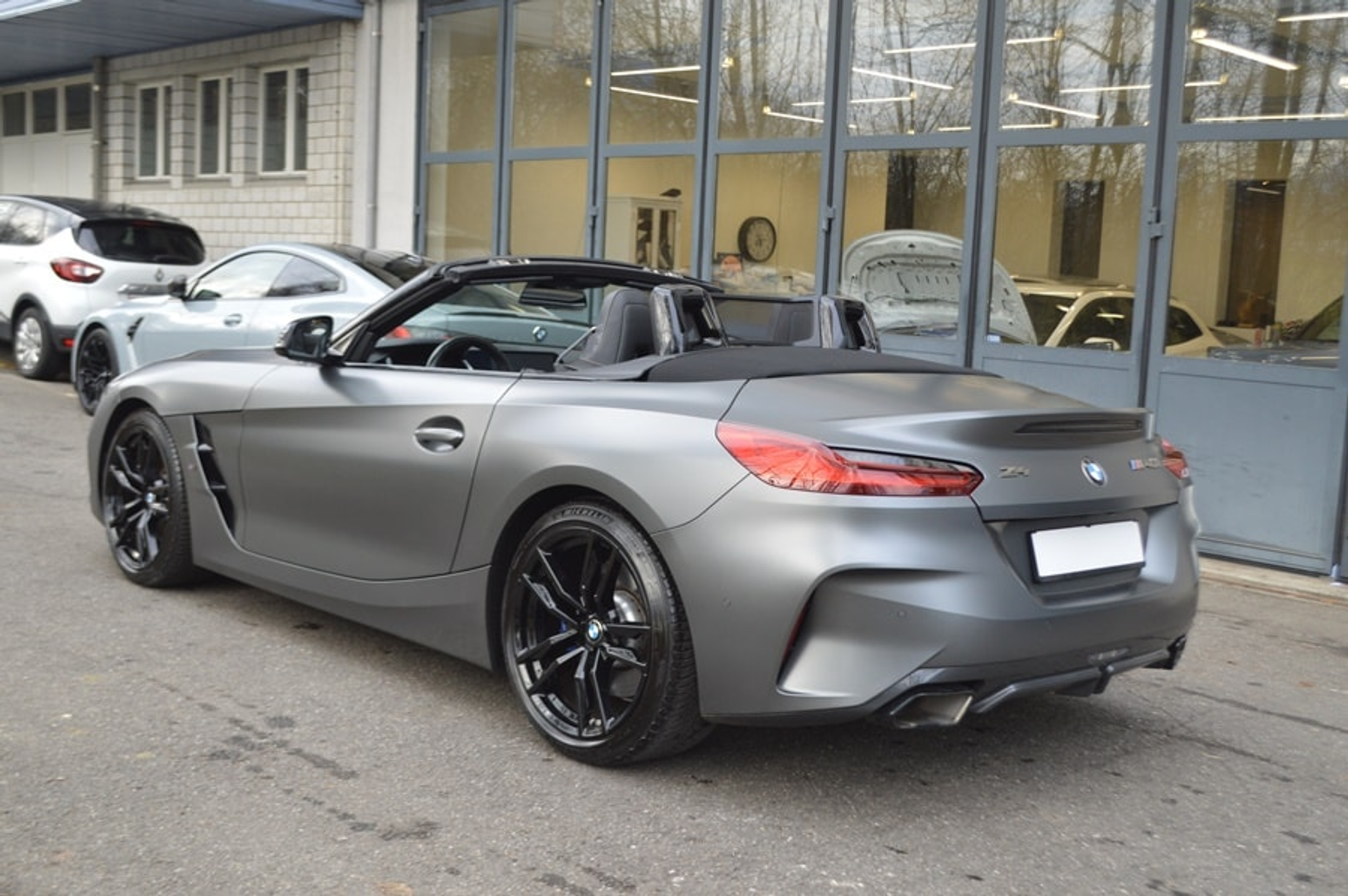 listing desktop thumbnail image 4