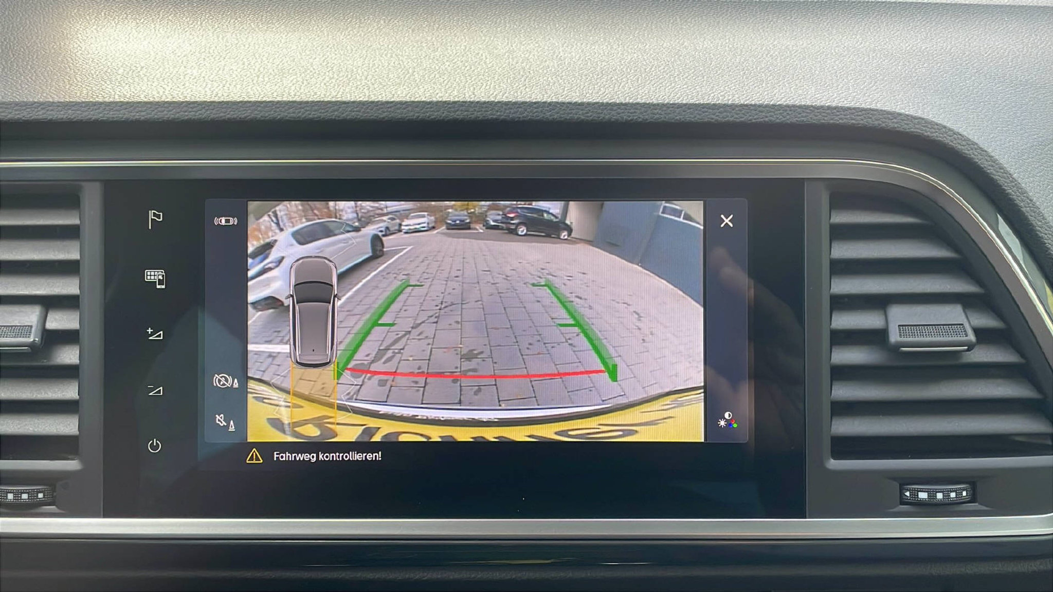 listing desktop thumbnail image 11