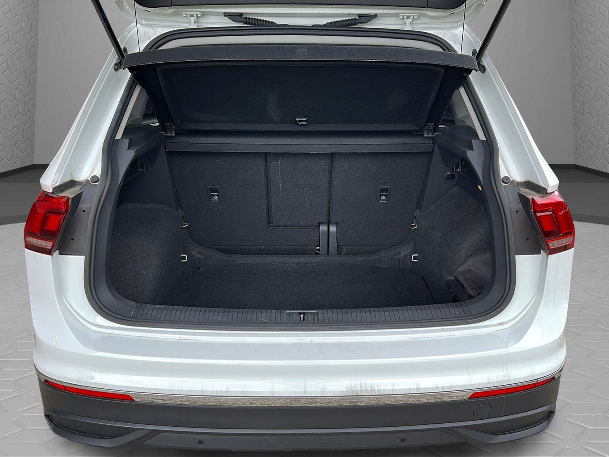 listing desktop thumbnail image 13