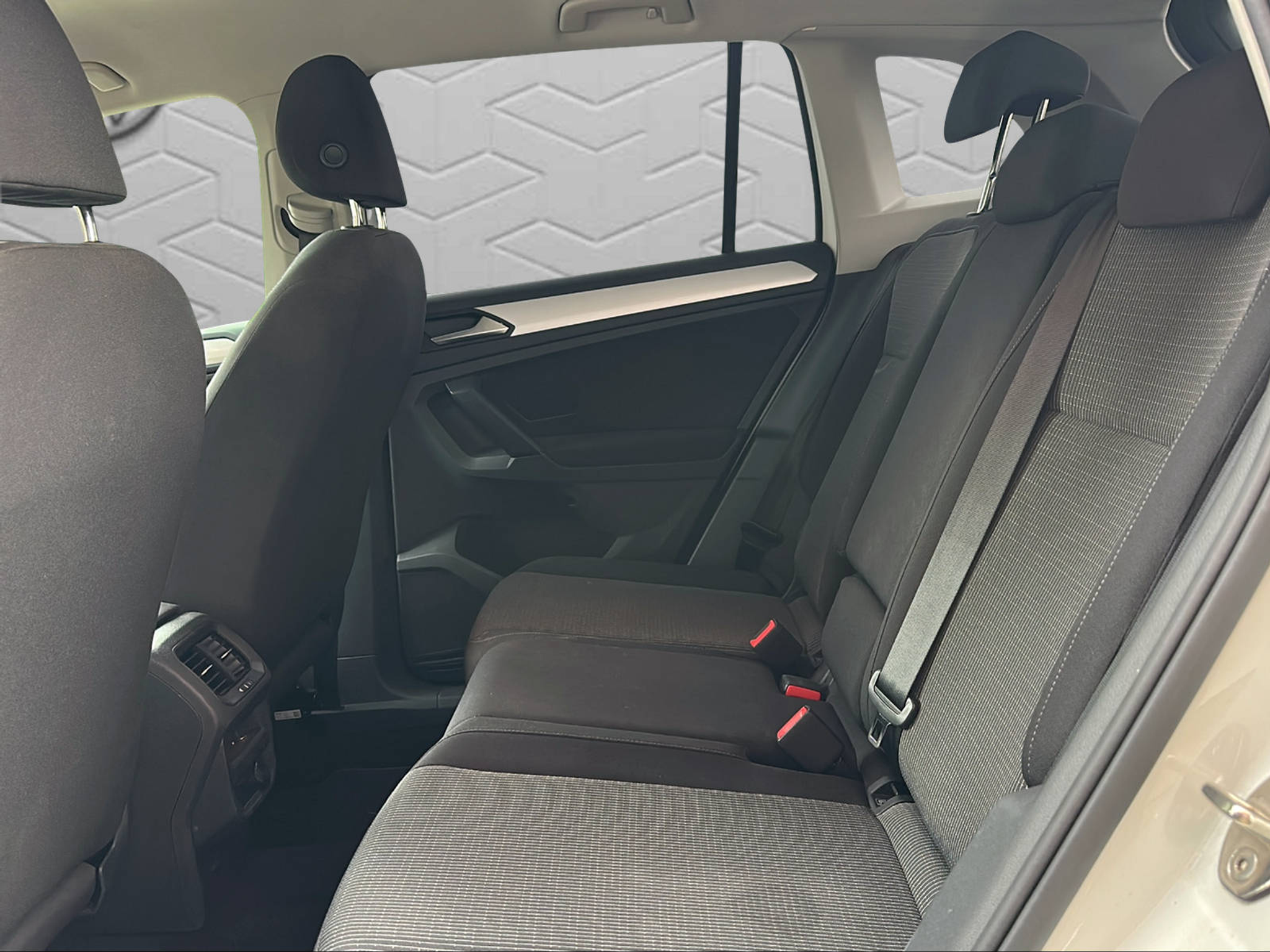 listing desktop thumbnail image 12