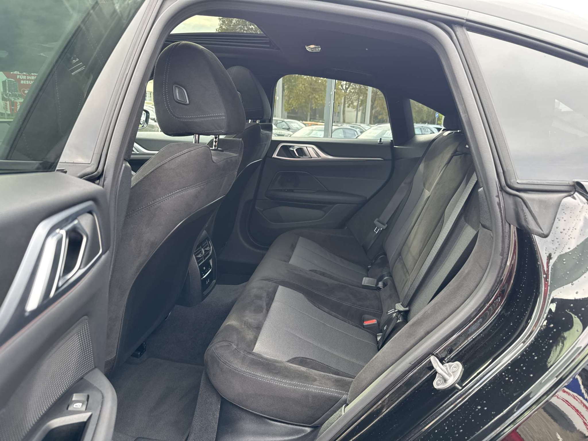 listing desktop thumbnail image 6