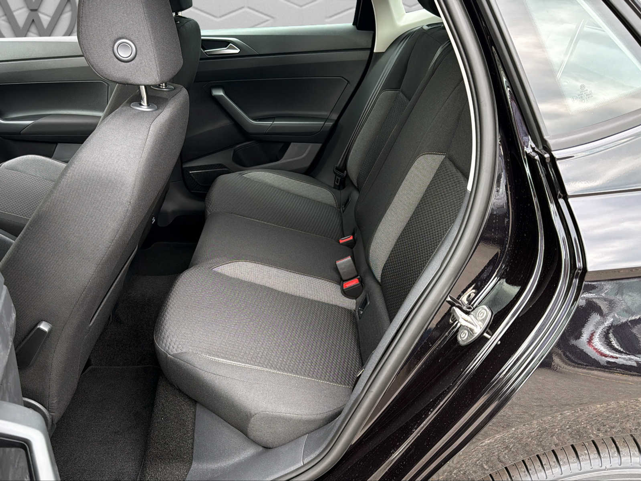 listing desktop thumbnail image 12