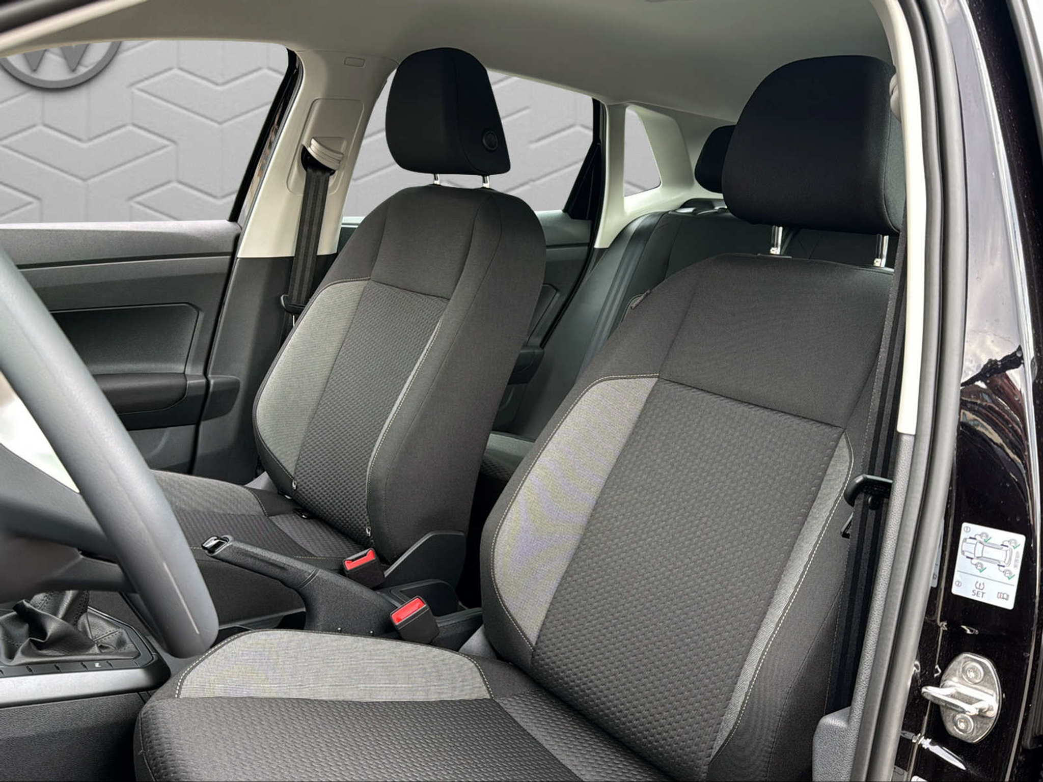 listing desktop thumbnail image 6