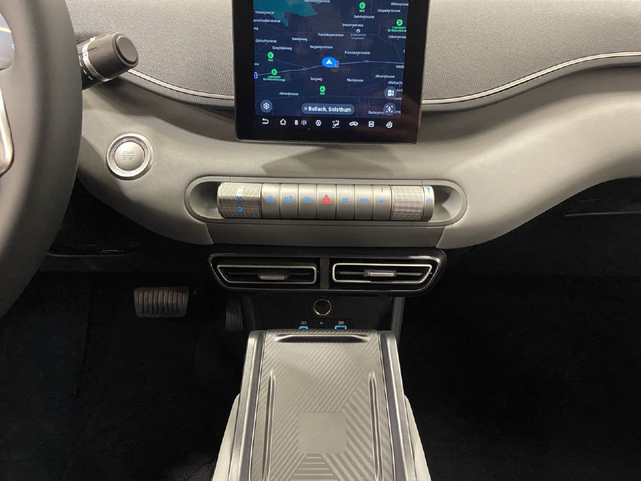 listing desktop thumbnail image 6