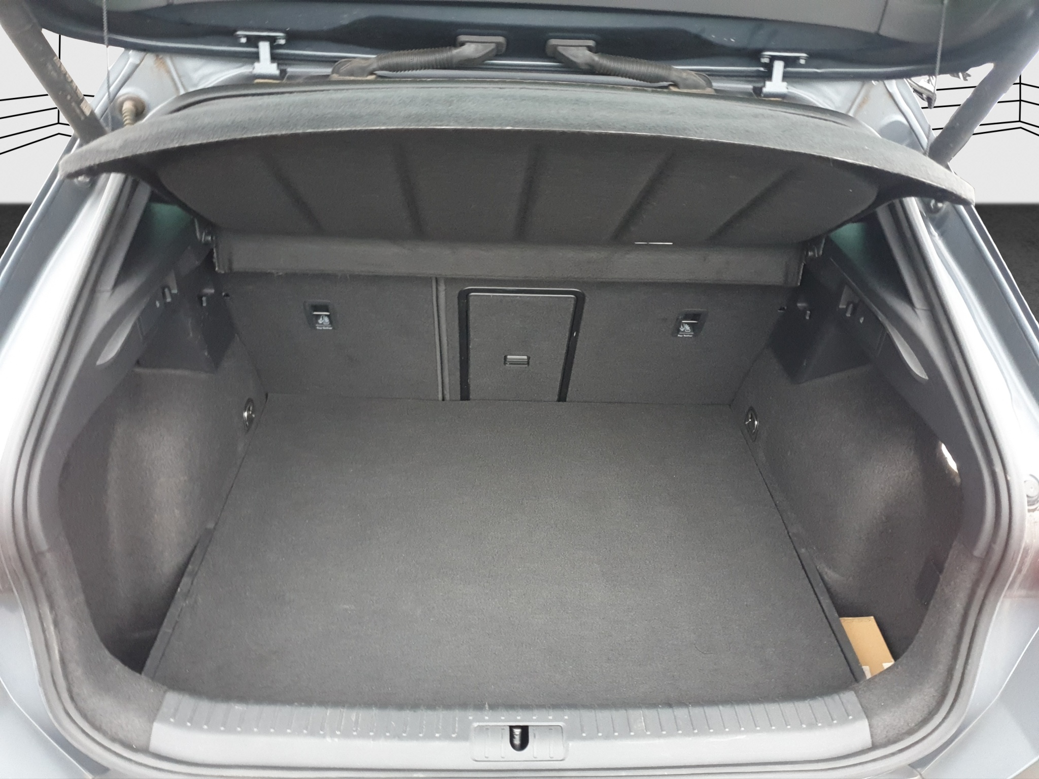 listing desktop thumbnail image 13