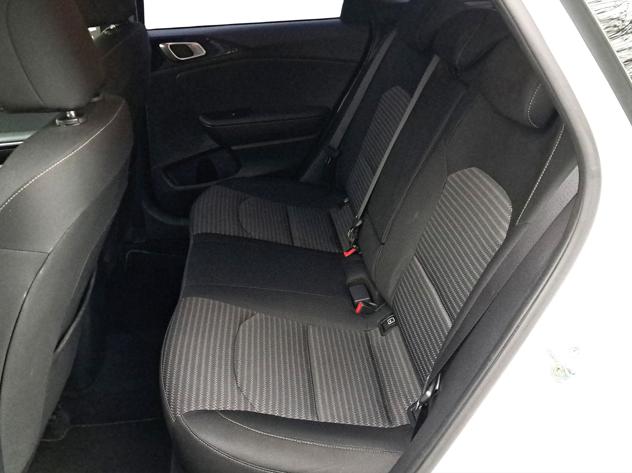 listing desktop thumbnail image 7