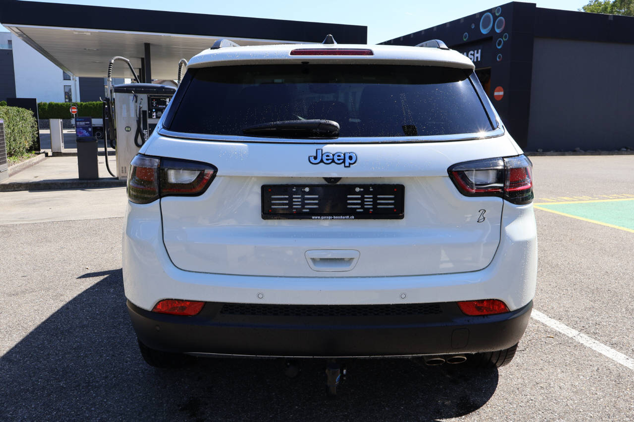 listing desktop thumbnail image 3