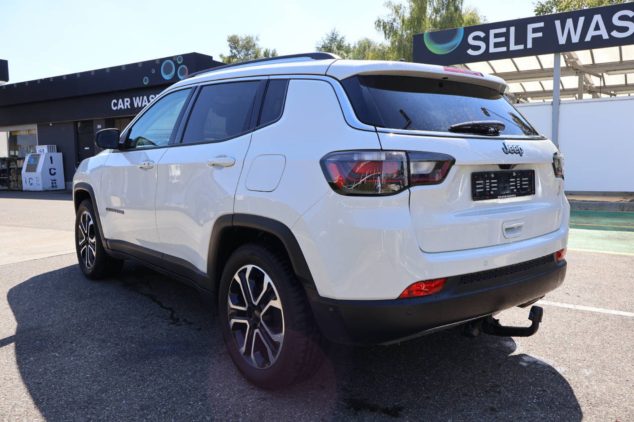 listing desktop thumbnail image 5