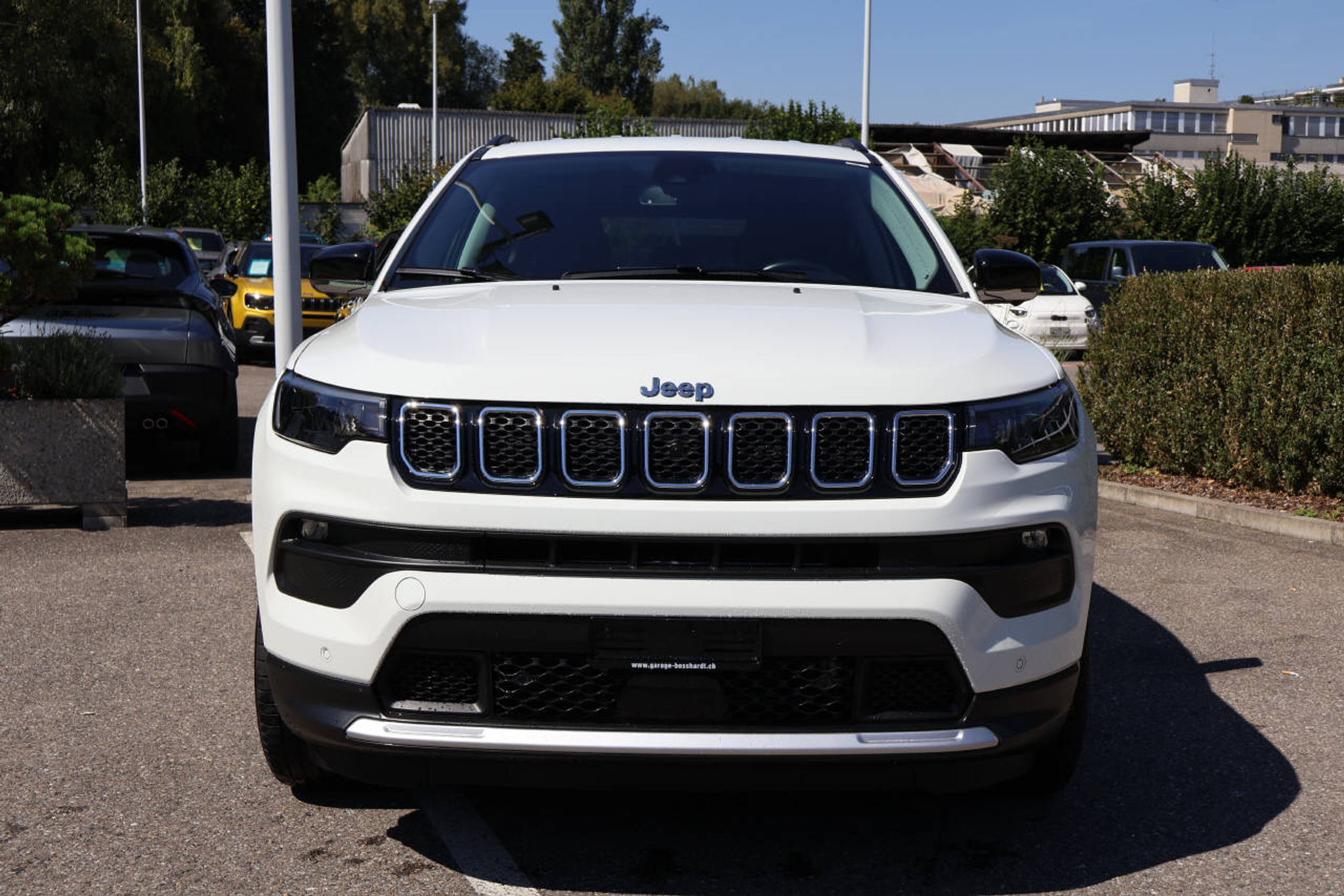 listing desktop thumbnail image 7