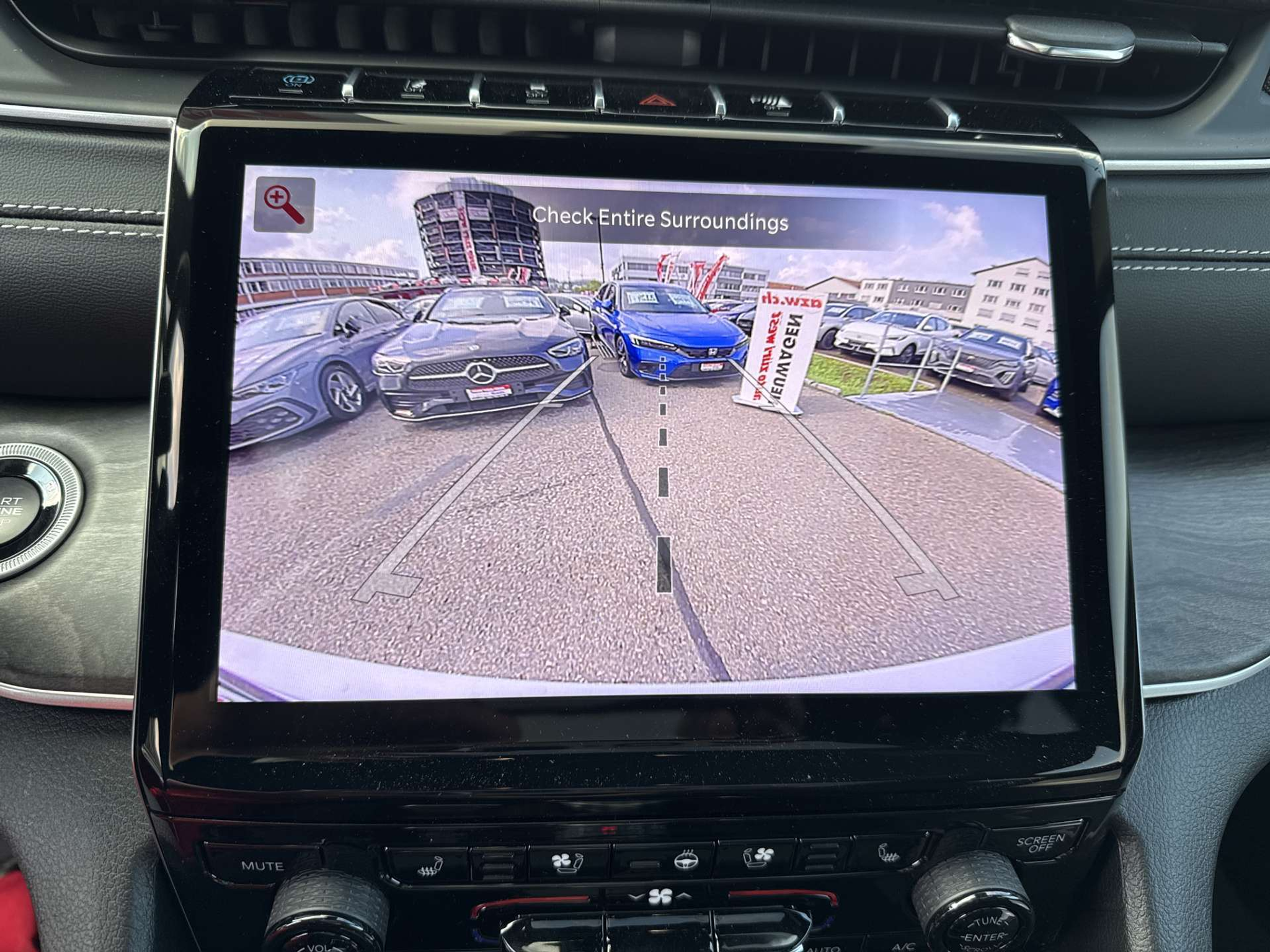 listing desktop thumbnail image 8