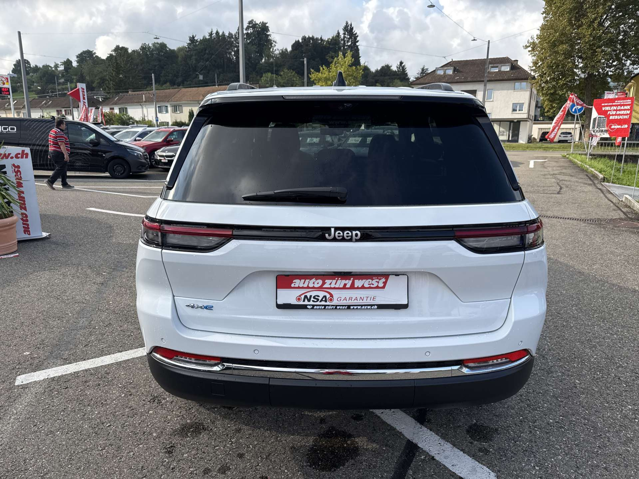 listing desktop thumbnail image 13