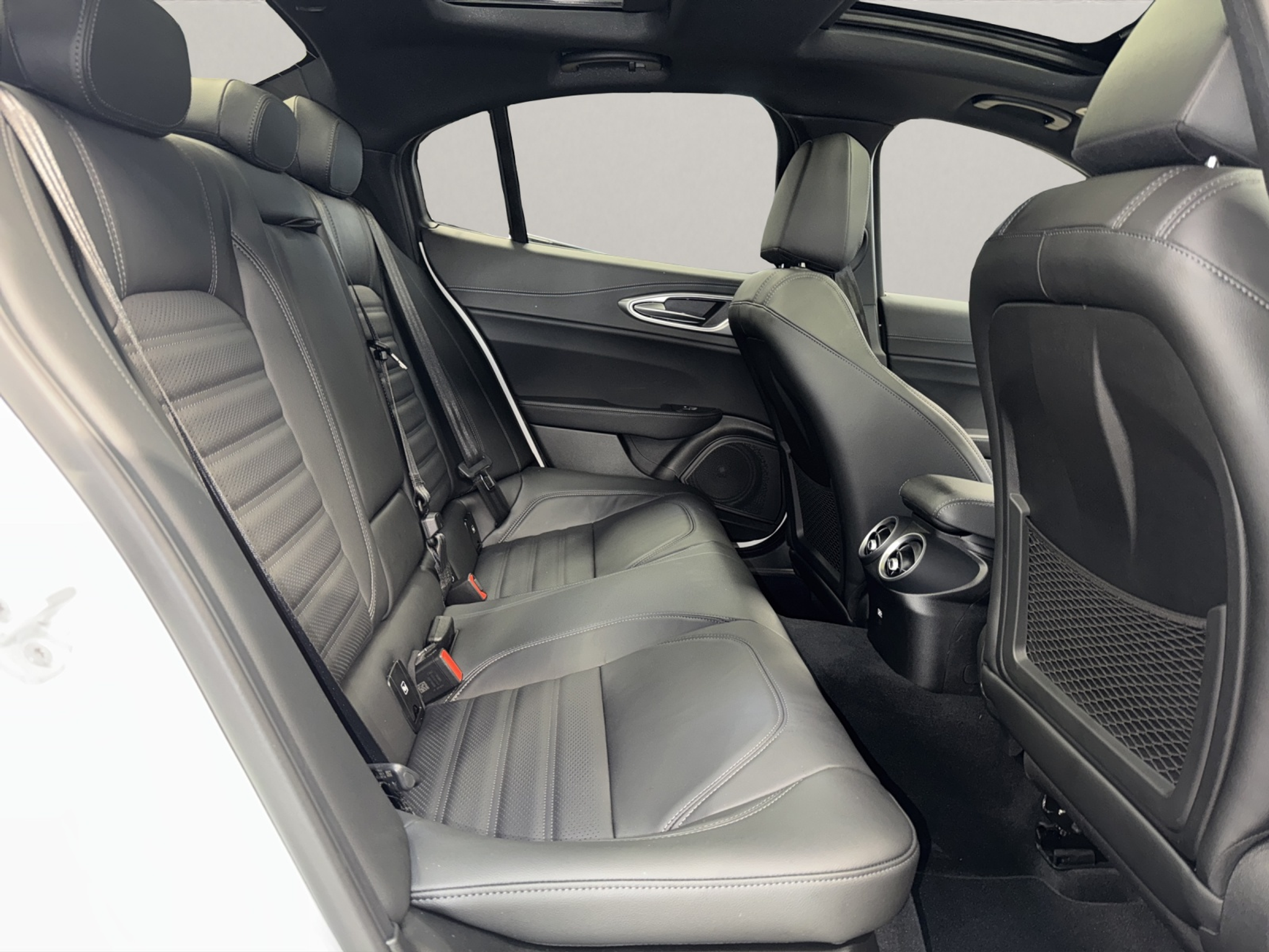 listing desktop thumbnail image 13