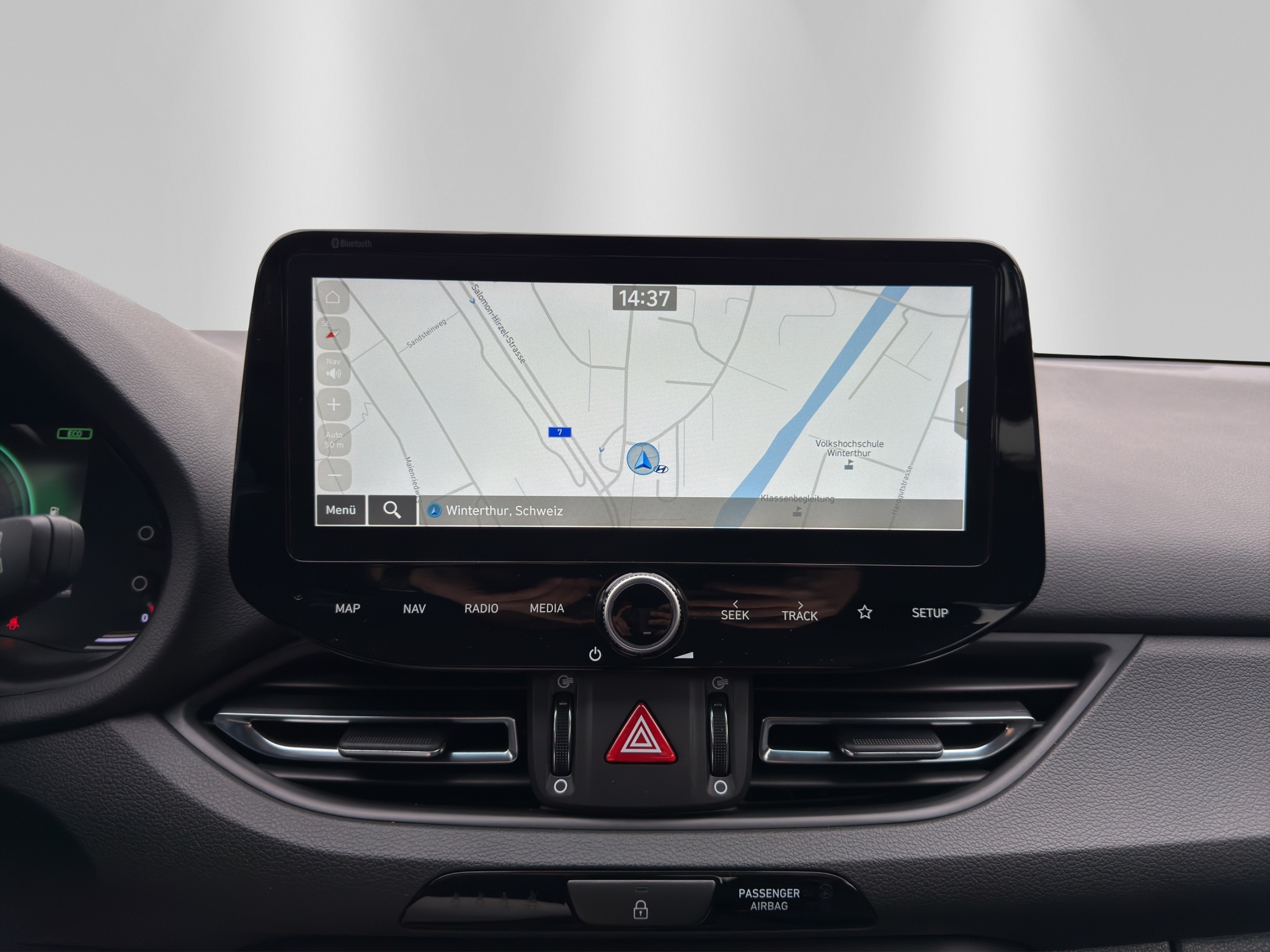 listing desktop thumbnail image 16