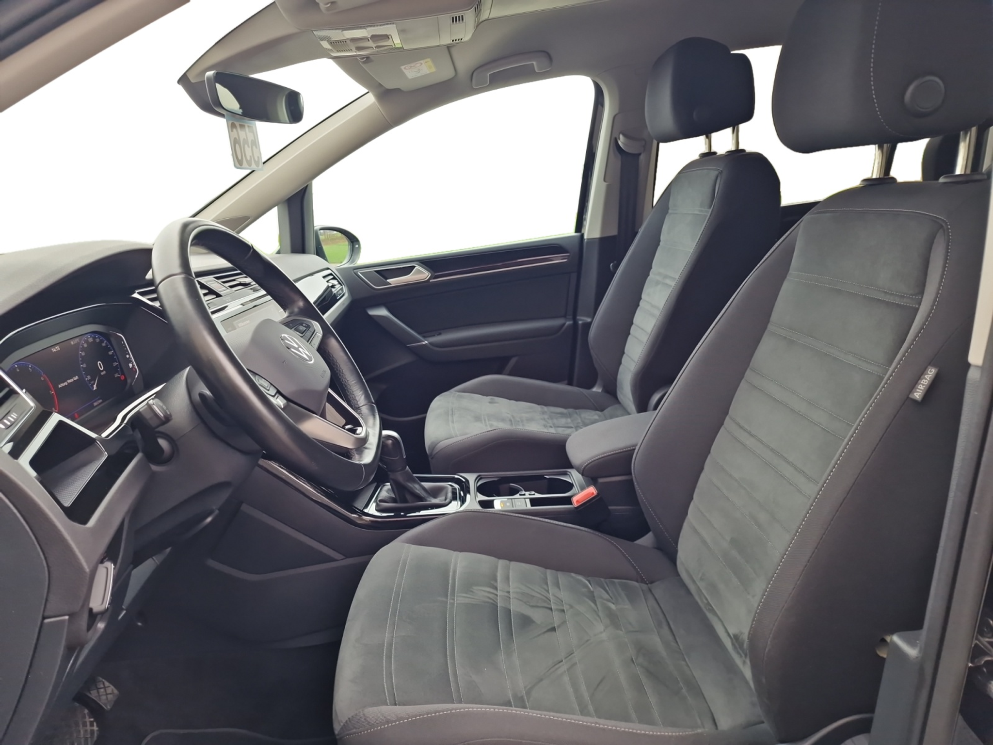 listing desktop thumbnail image 11