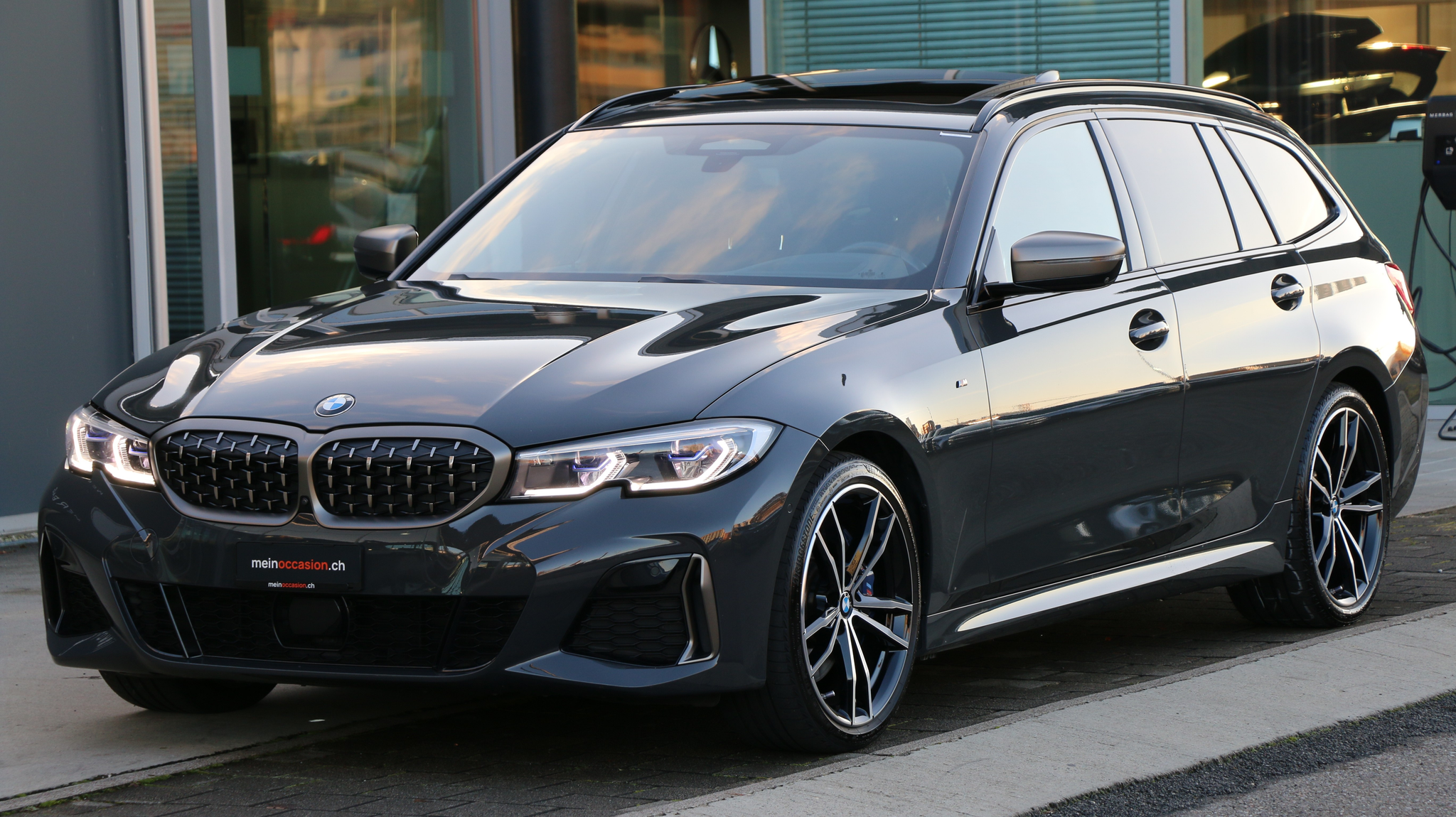 listing desktop thumbnail image 1