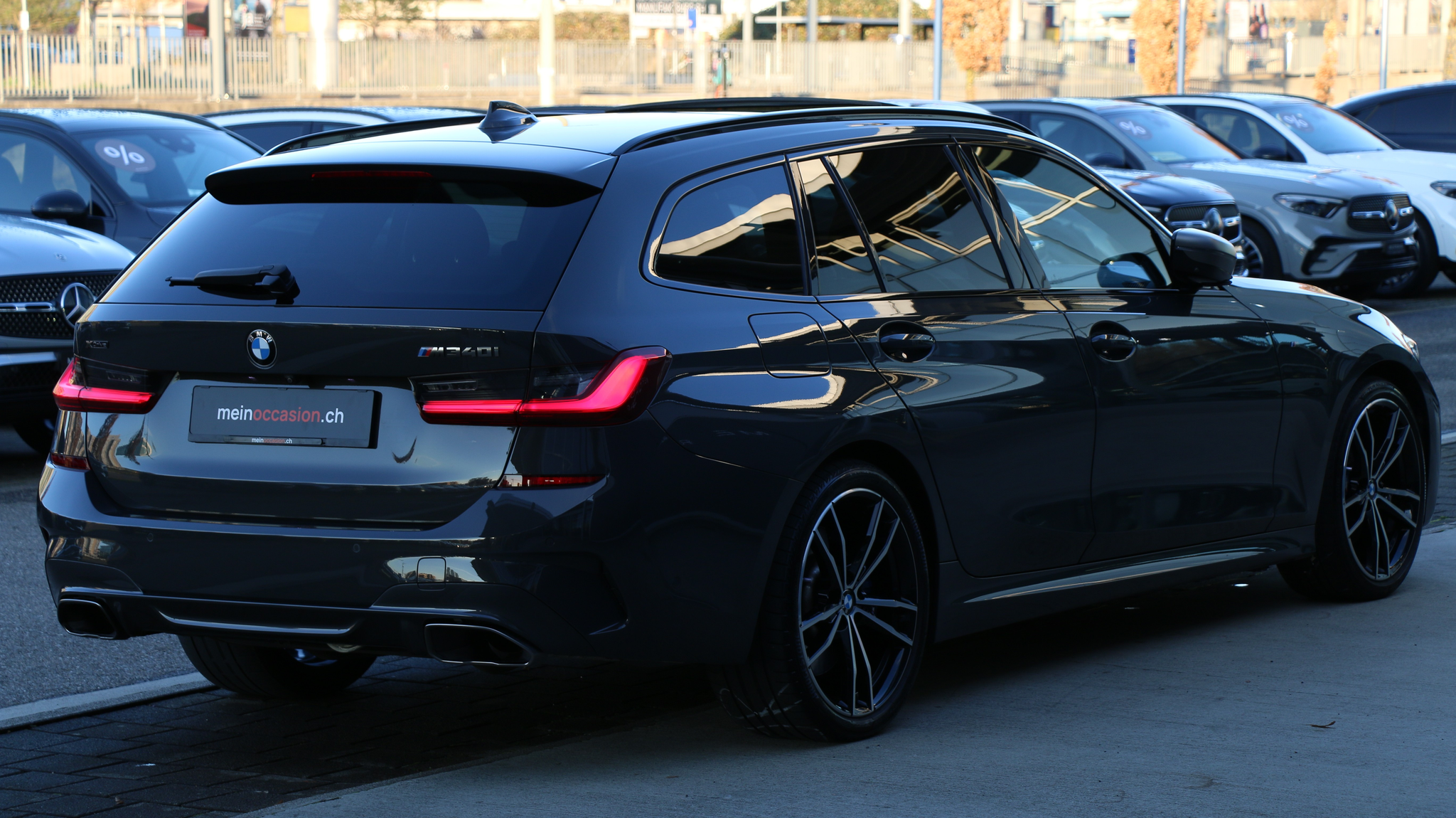 listing desktop thumbnail image 4