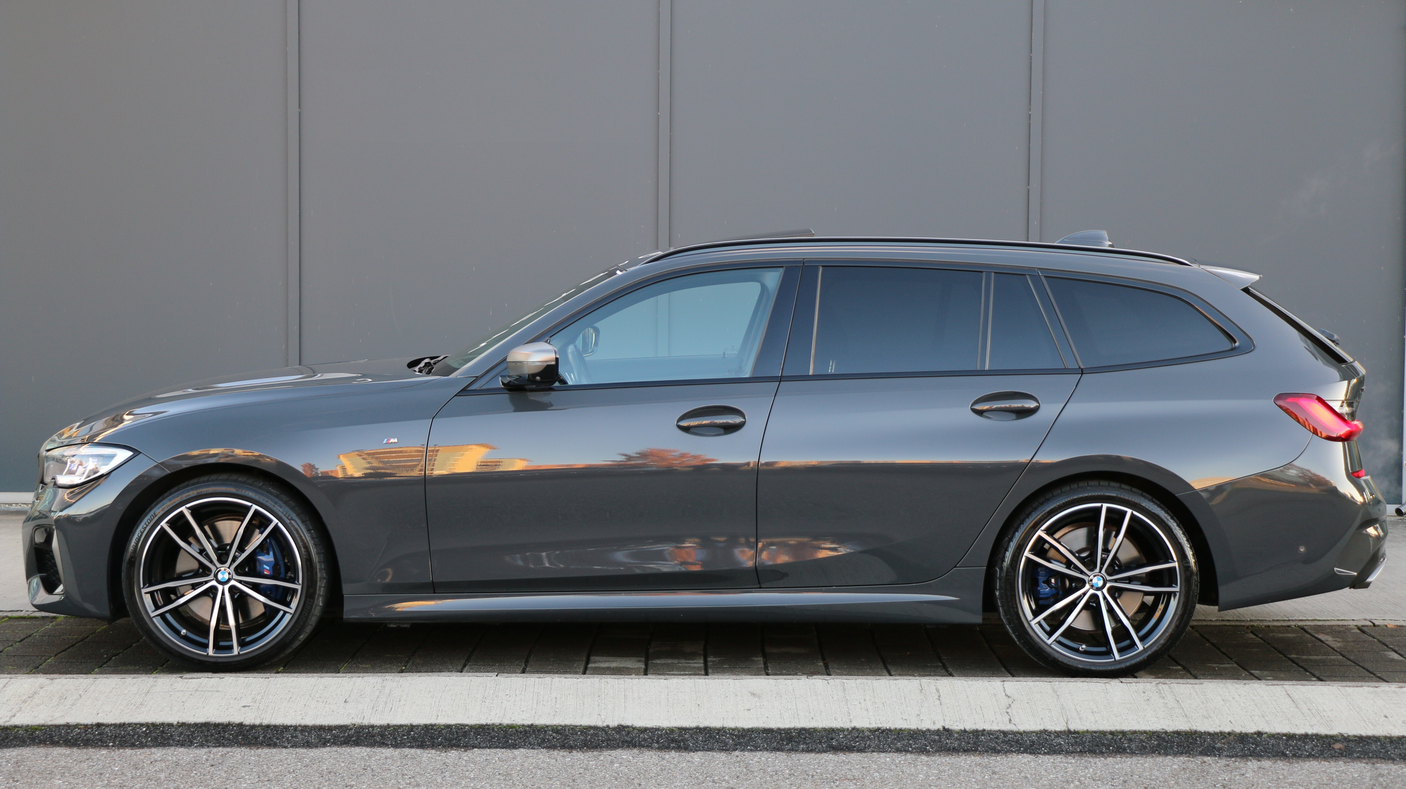 listing desktop thumbnail image 2